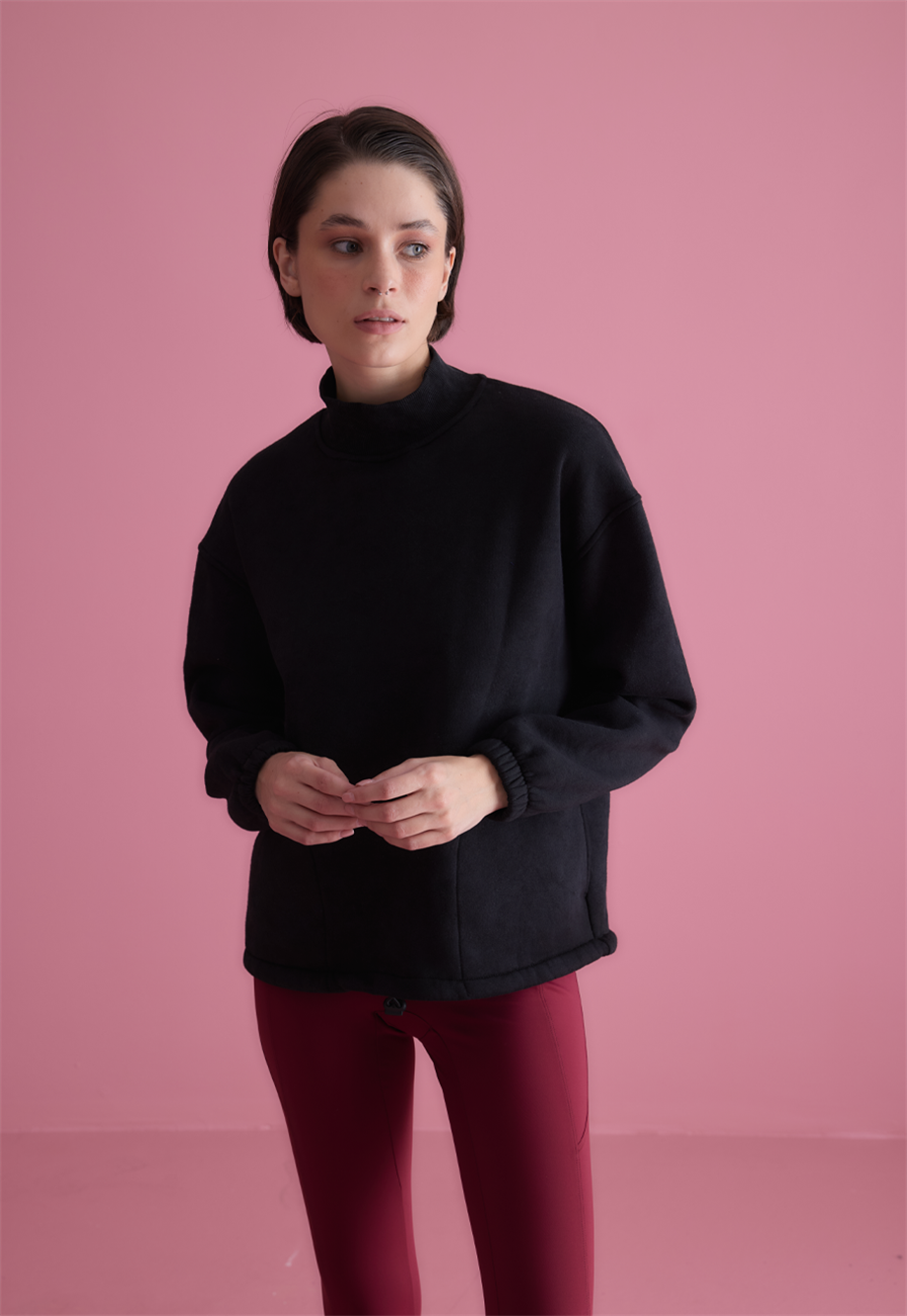 Kadın Siyah Renk Yıkamalı Cepli Yarım Boğazlı Sweatshirt