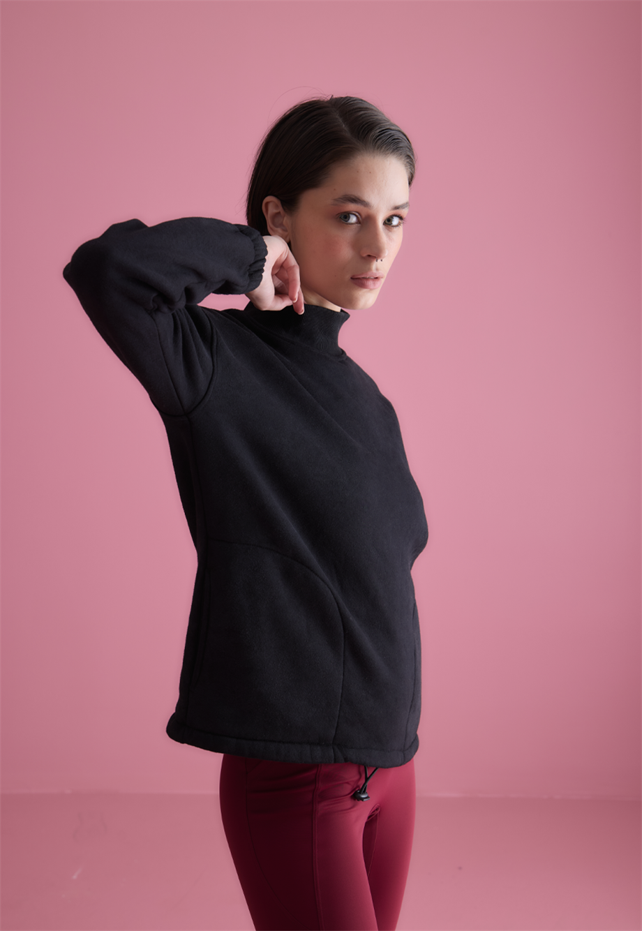 Kadın Siyah Renk Yıkamalı Cepli Yarım Boğazlı Sweatshirt