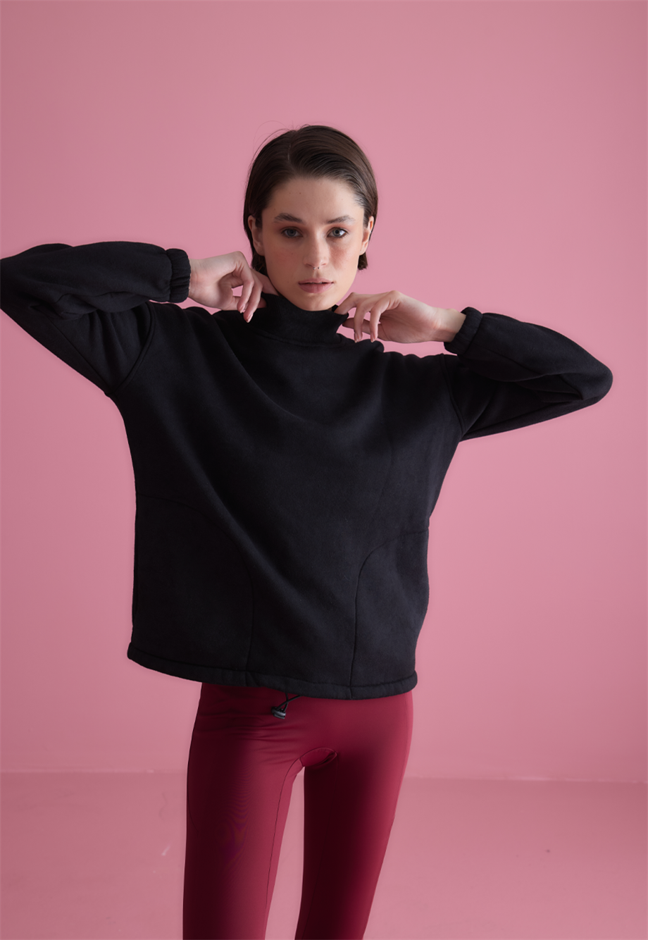 Kadın Siyah Renk Yıkamalı Cepli Yarım Boğazlı Sweatshirt