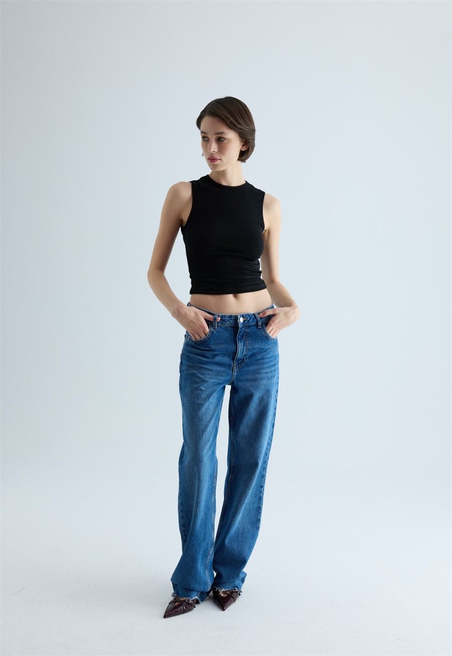 Kadın Siyah Sırt Dekolteli Crop Bluz