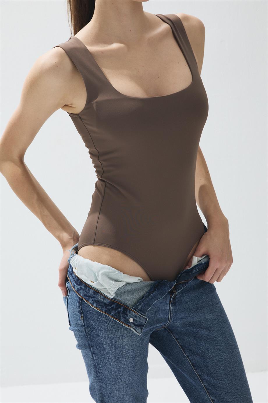 Kadın Vizon Renk Kare Yaka Çıtçıtlı Body
