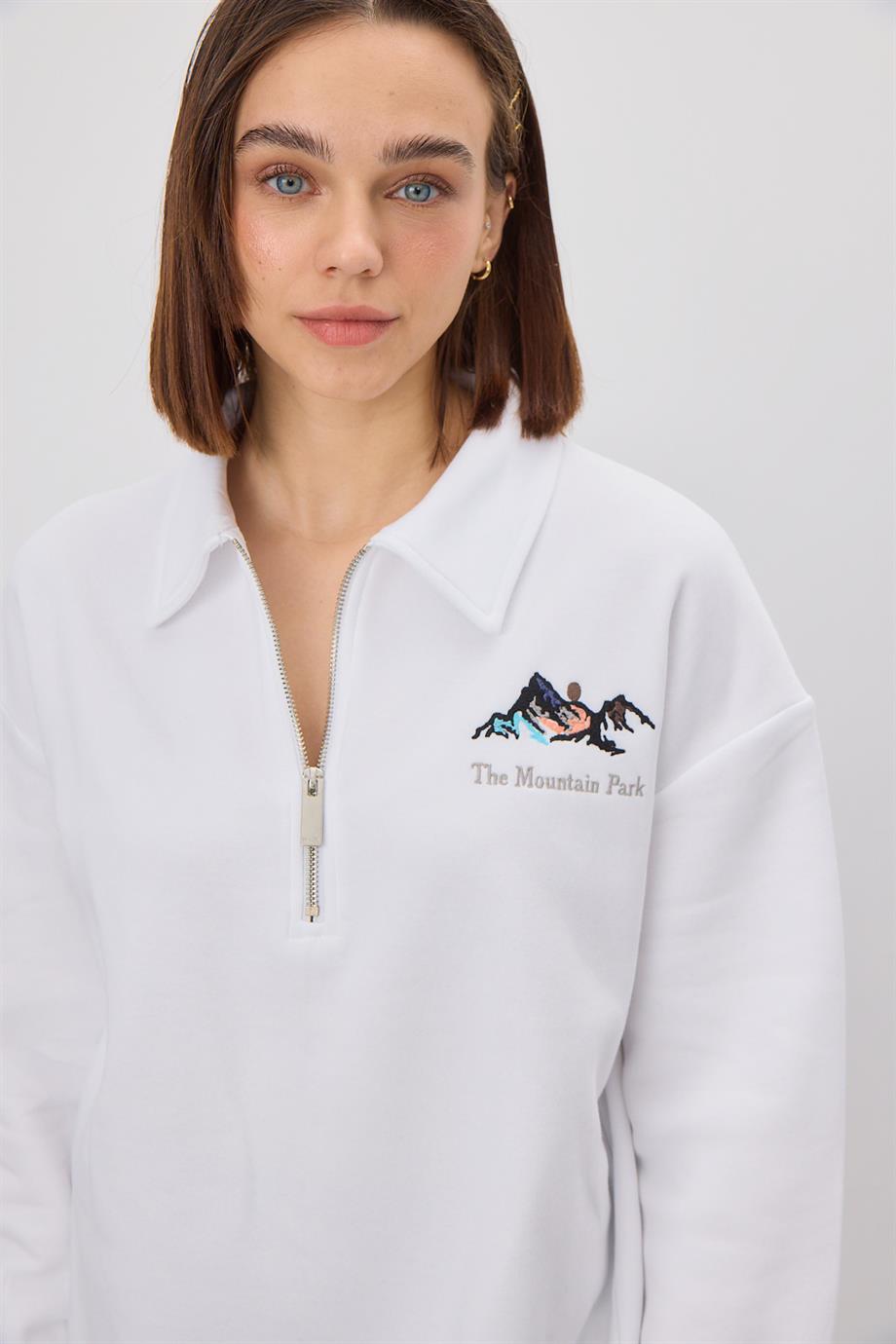 Kadın Yarım Fermuarlı Polo Yaka Sweatshirt