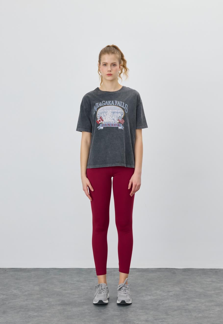 Kadın Antrasit Renk Niagara Falls Baskılı T-Shirt