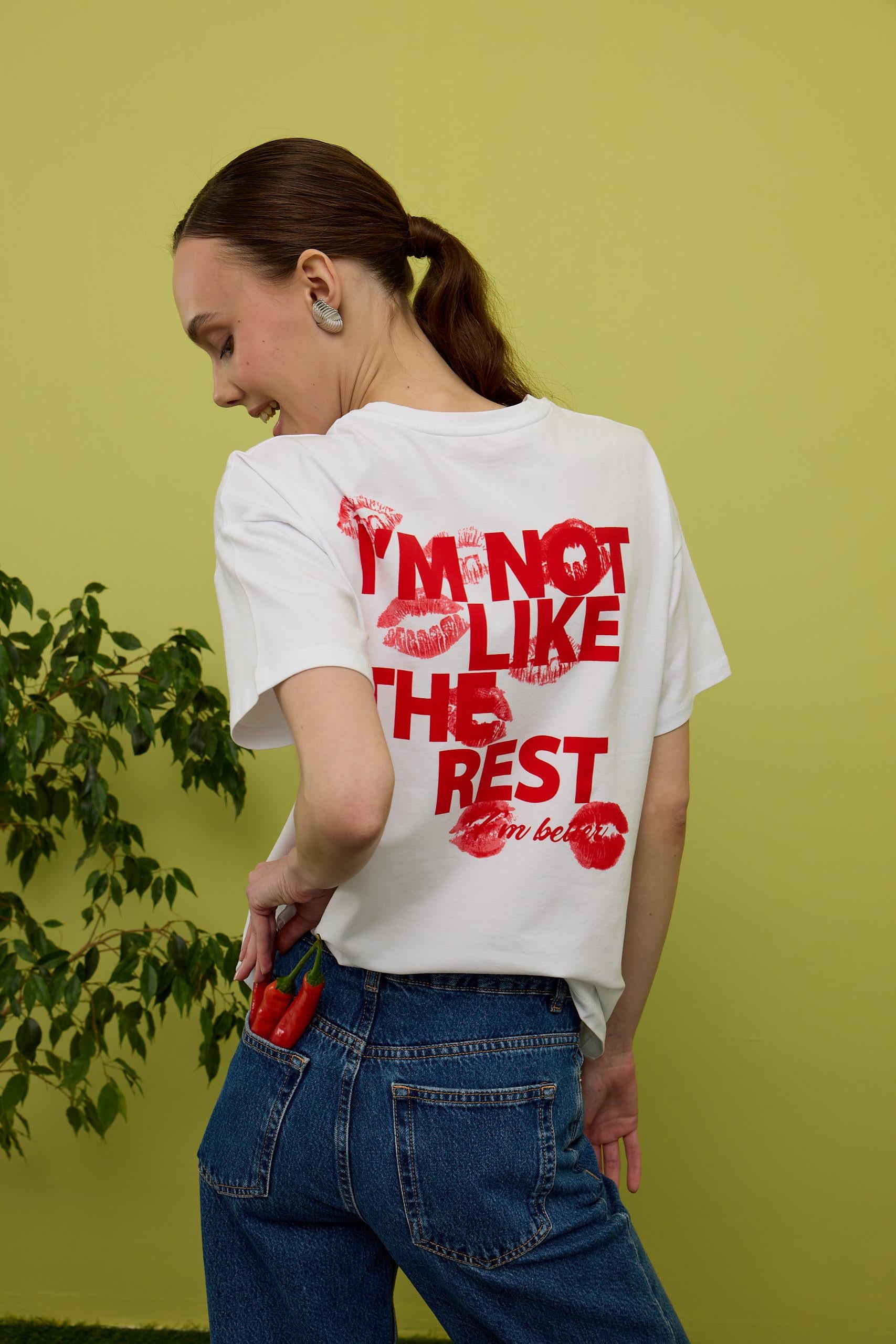 Kadın Beyaz Renk Önü ve Arkası Baskılı Oversize Kısa Kollu Tshirt