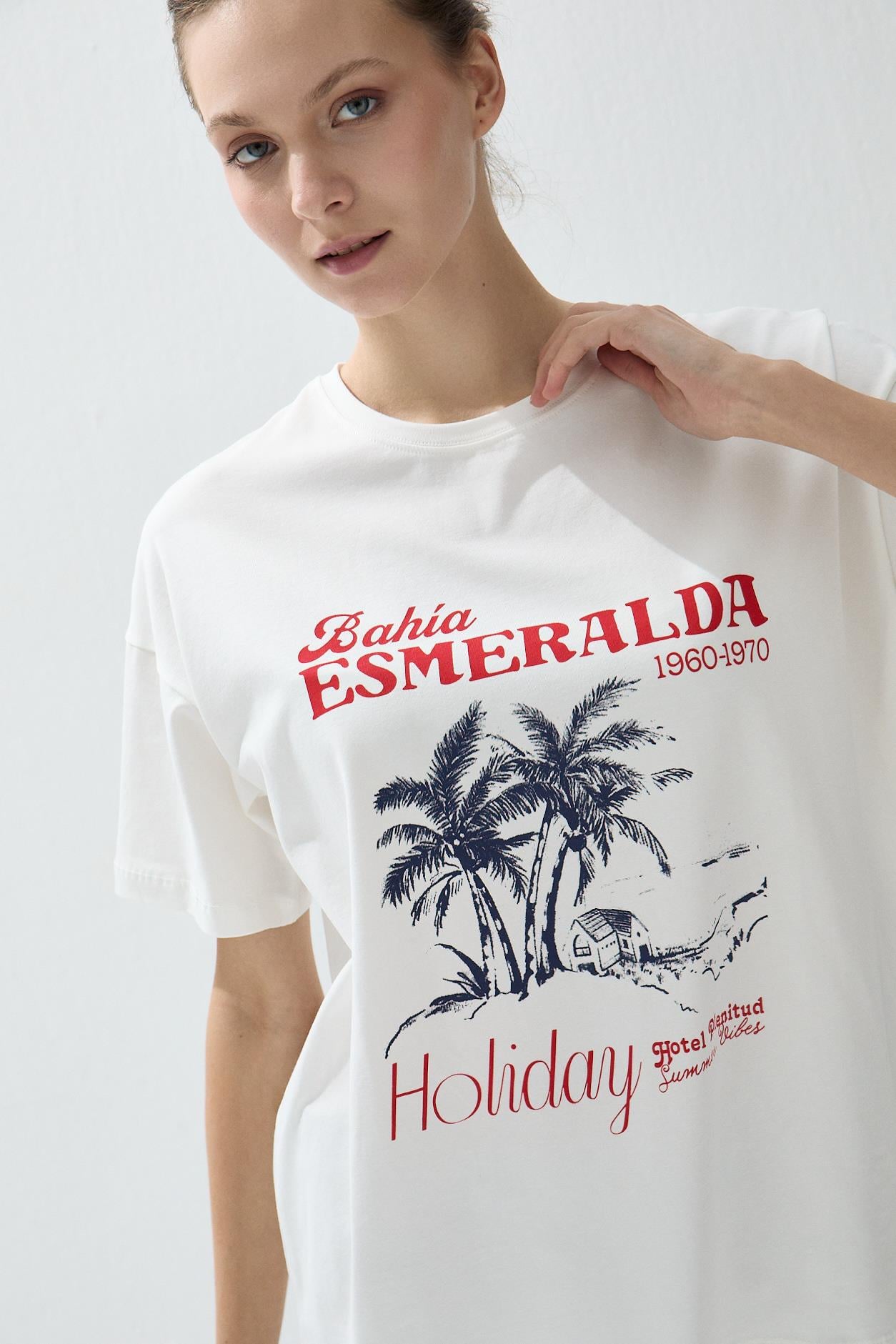 Kadın Ekru Renk Baskılı Oversize T-shirt