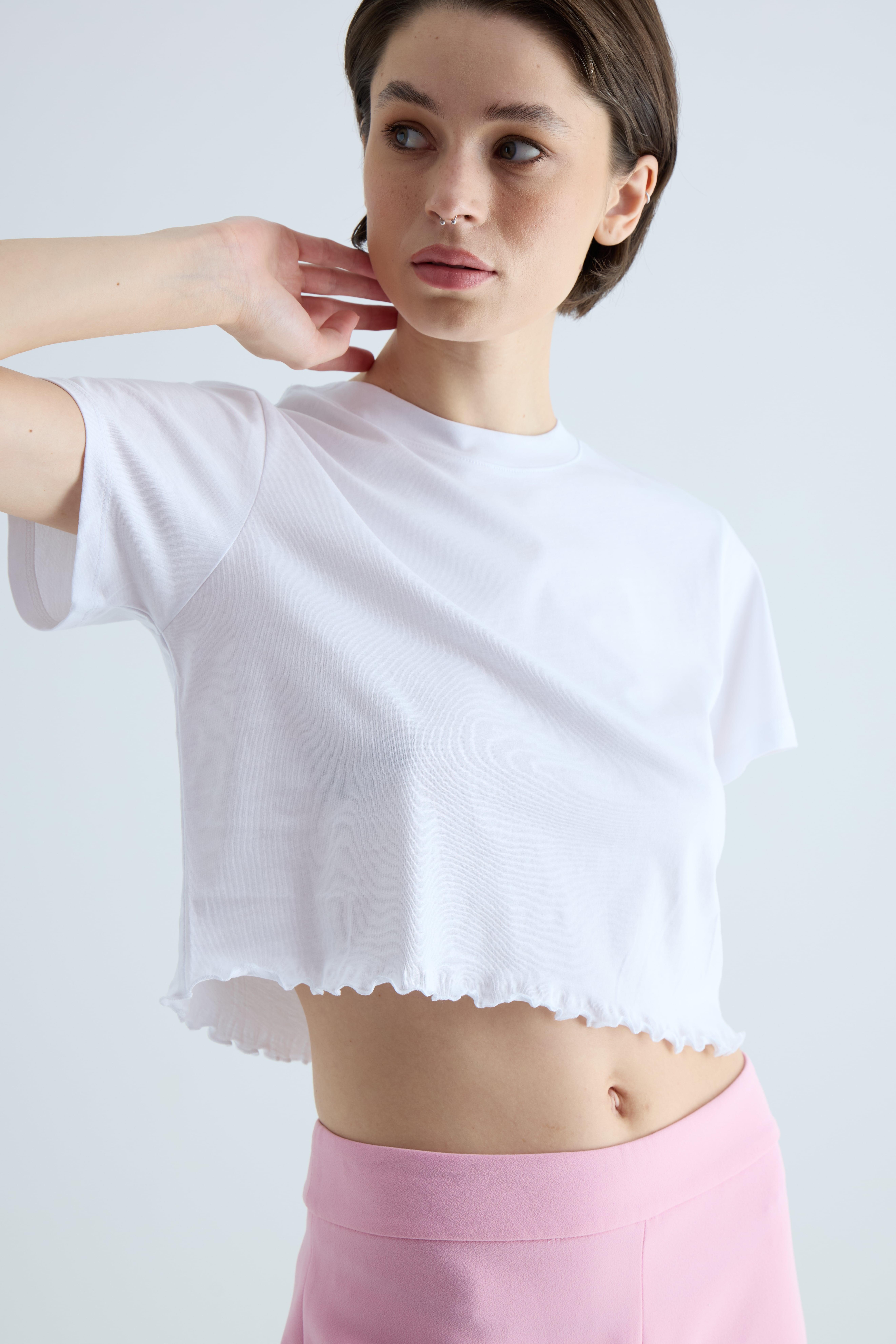 Kadın Ekru Renk Etek Ucu Fırfırlı Kısa Kollu T-shirt