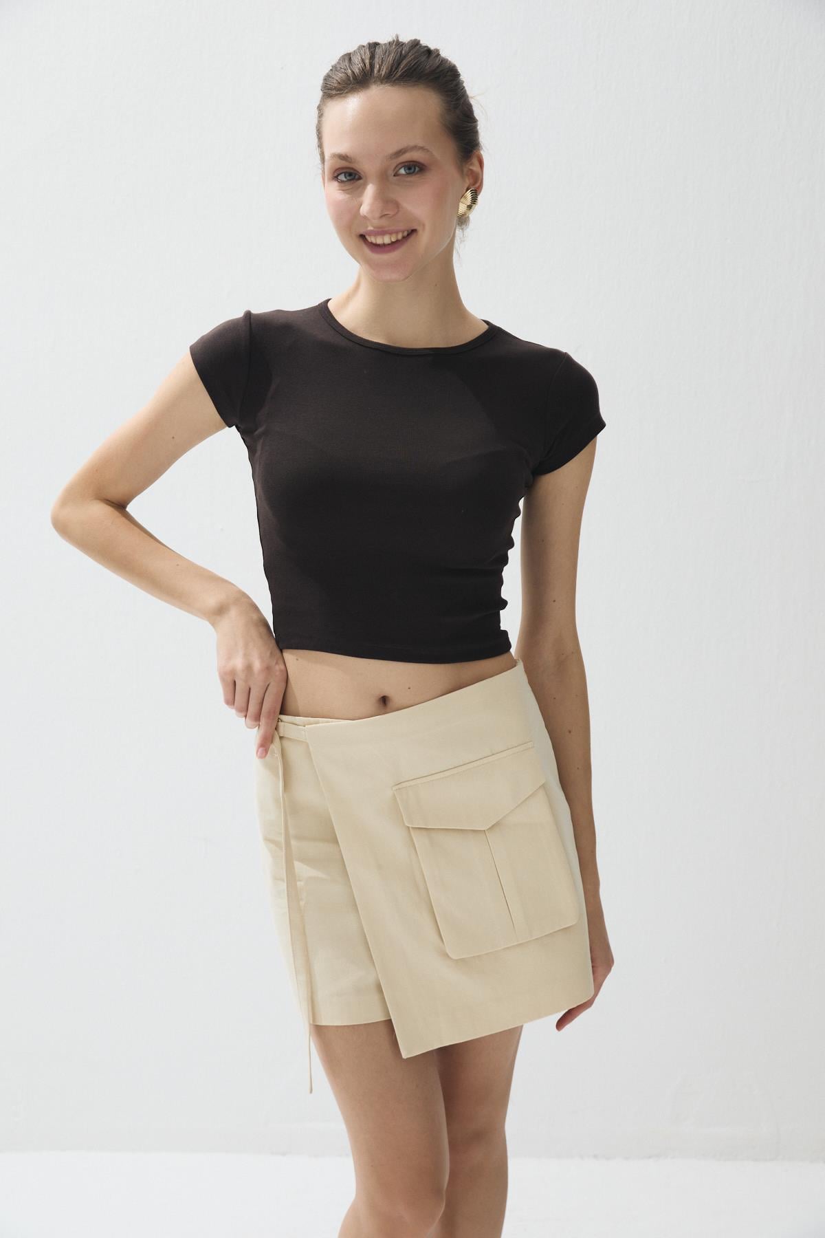 Kadın Kahve Renk Kısa Kollu Crop T-shirt