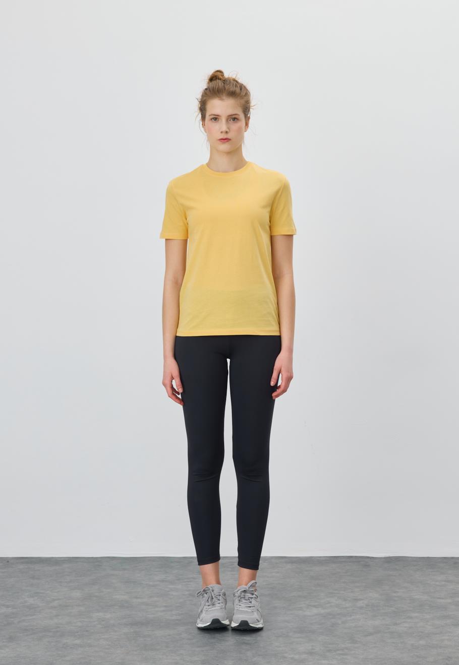 Kadın Muz Renk Basic T-Shirt