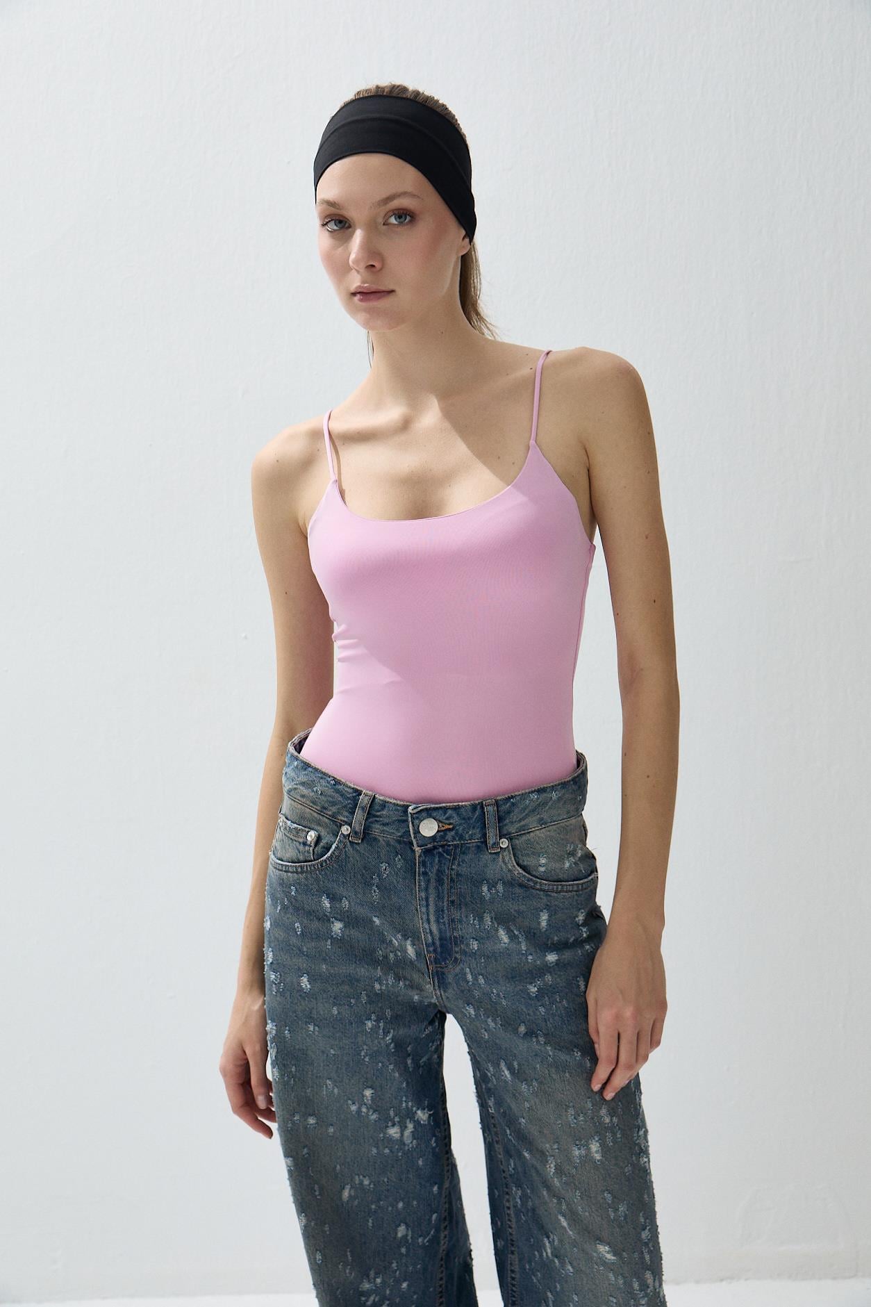 Kadın Pembe Renk Askılı Çıtçıtlı Body