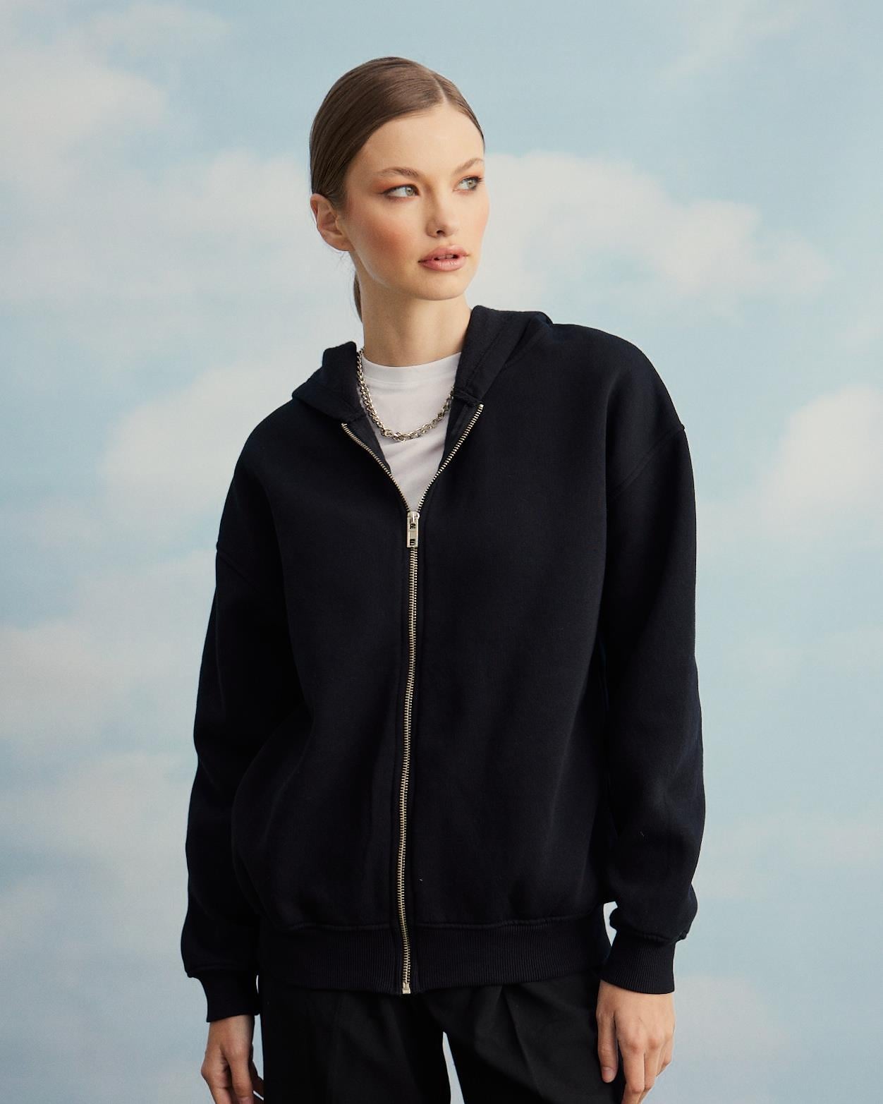Kadın Siyah Fermuarlı Kapüşonlu Sweatshirt Hırka