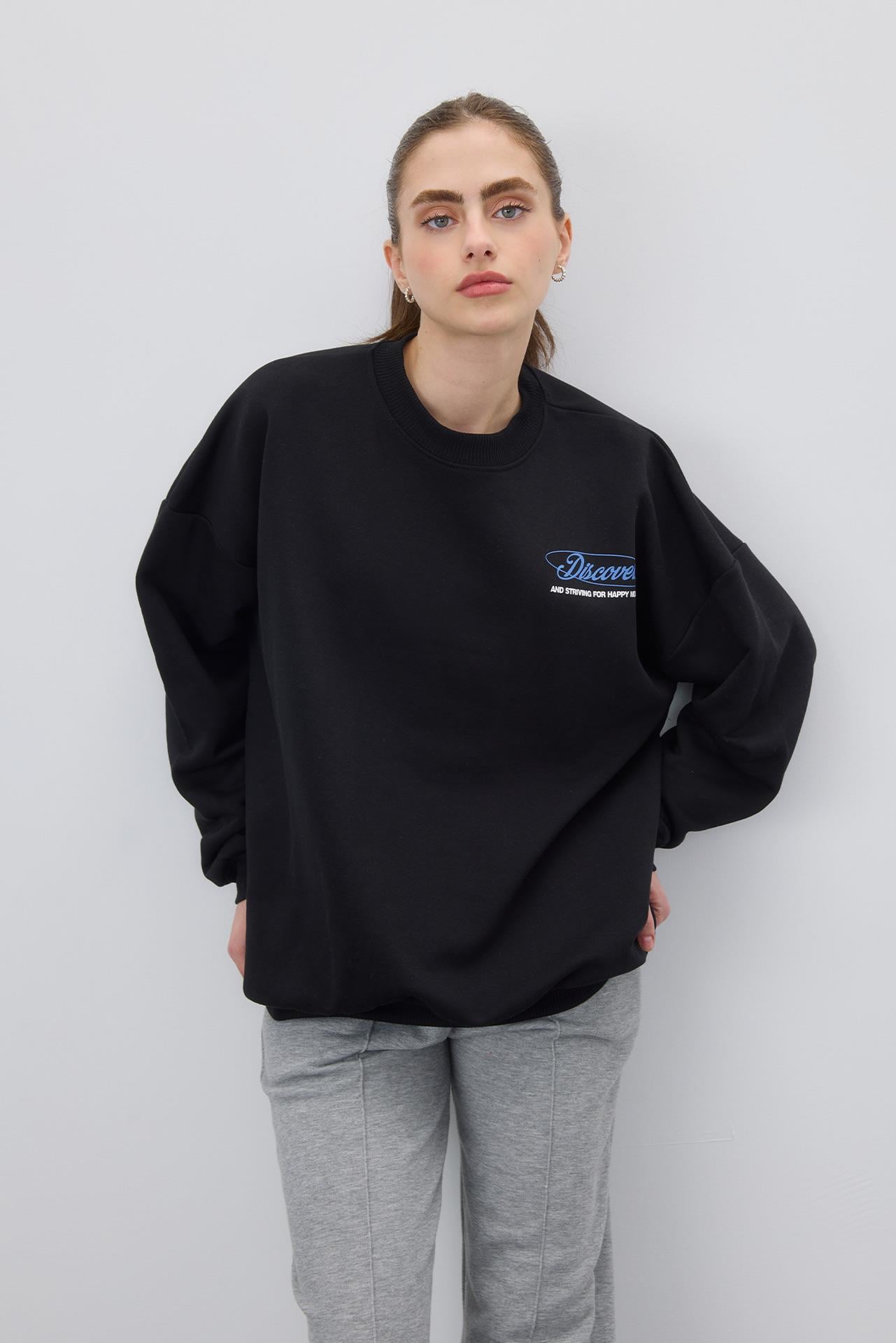 Kadın Siyah Renk Discoveries Baskılı Sweatshirt