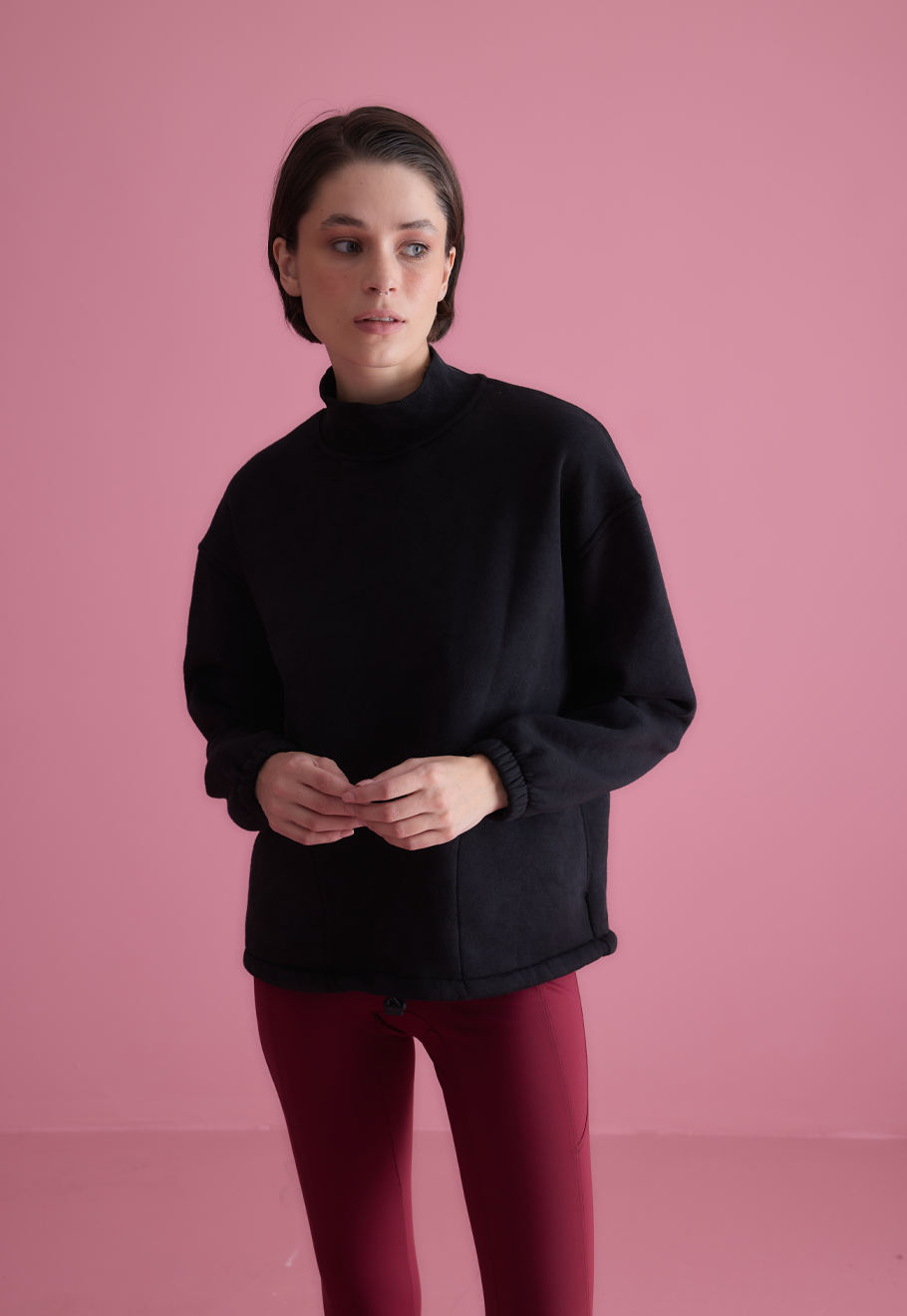 Kadın Siyah Renk Yıkamalı Cepli Yarım Boğazlı Sweatshirt