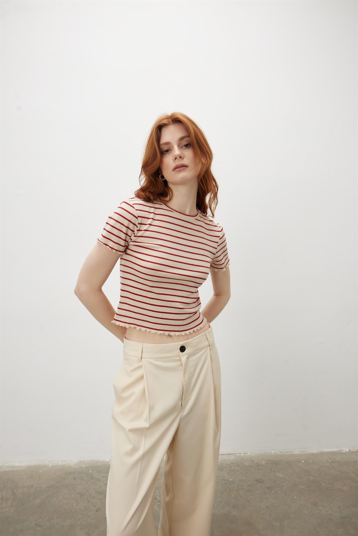 Kırmızı Ekru Çizgili Crop