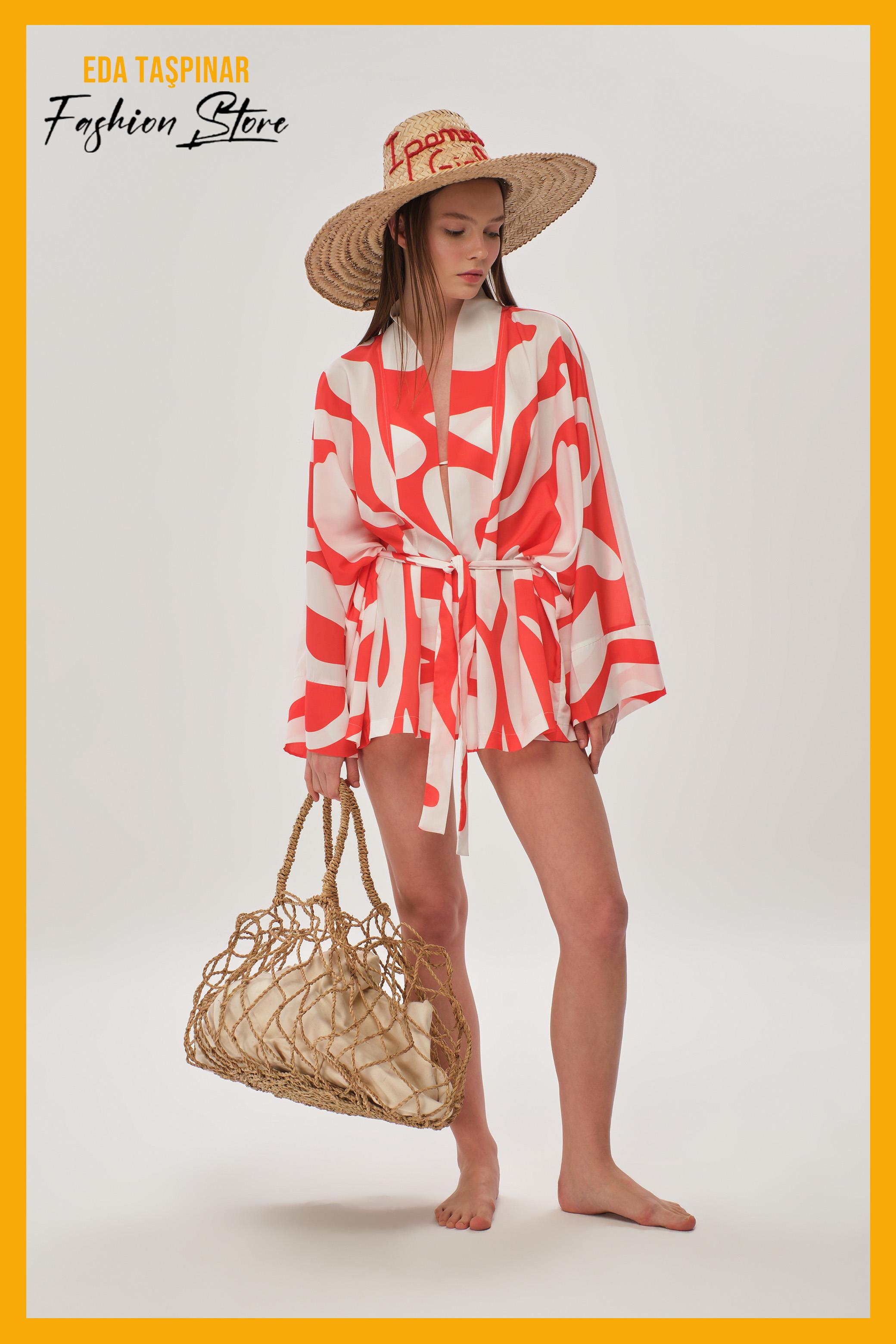 Iconic Design Kimono Sajini