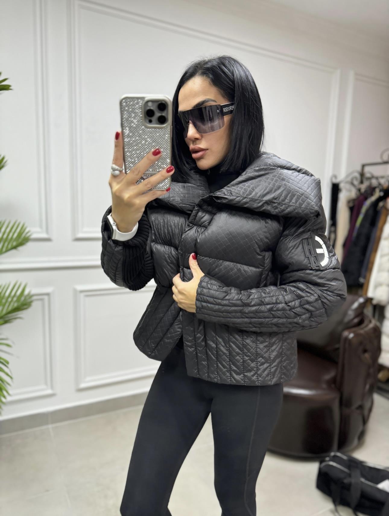 H4 Devrik Yaka Crop Mont