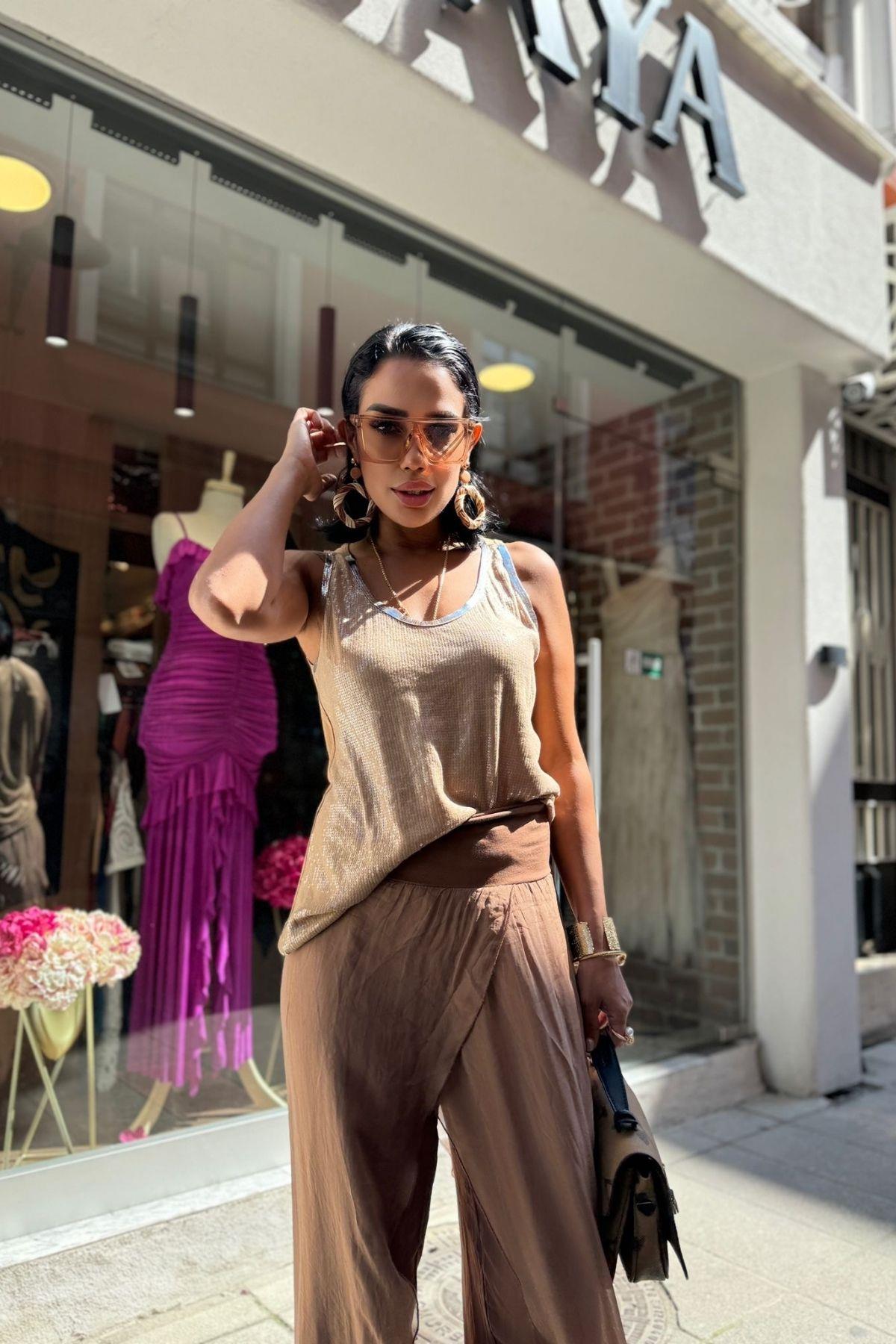 İthal Askılı Pul Detaylı Bluz