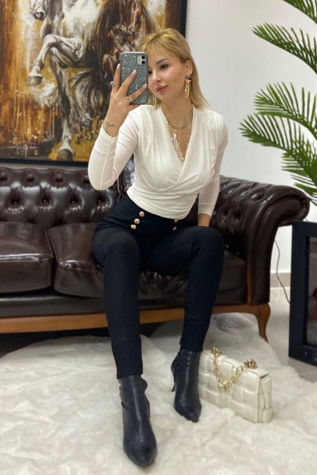 Kruvaze Yaka Bluz Beyaz