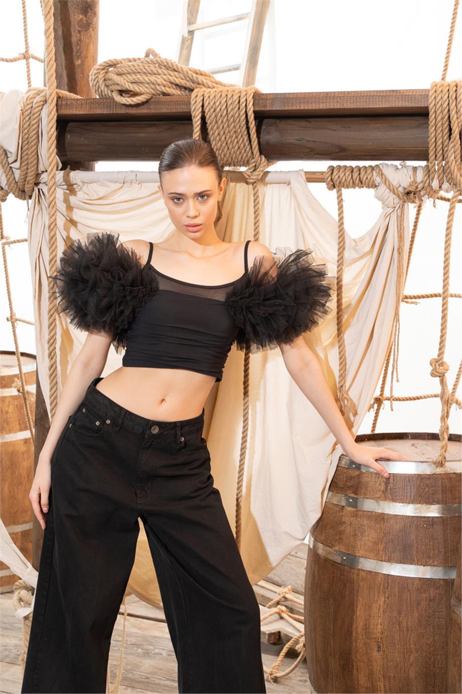 Siyah Fırfırlı Tül Bluz