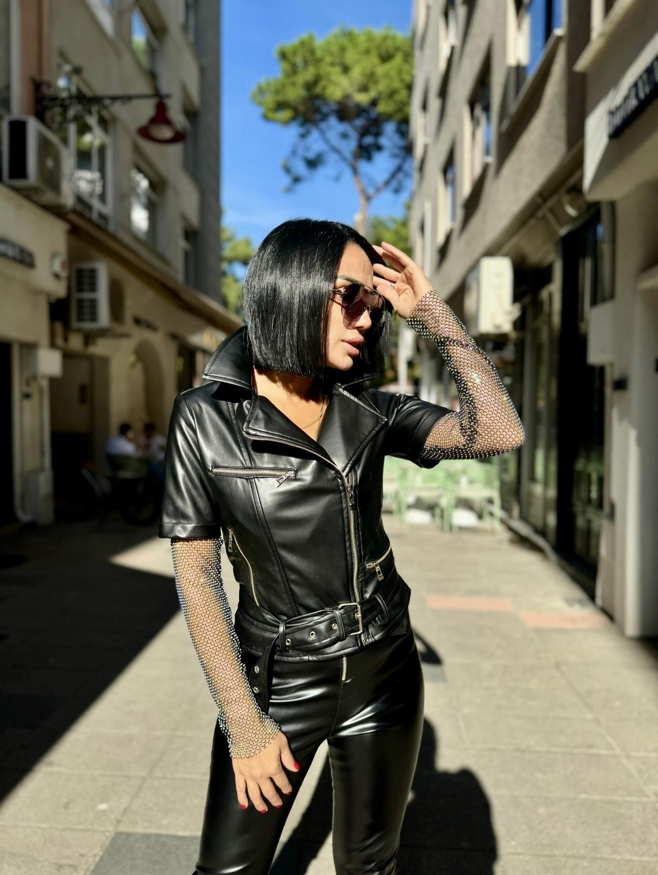 Taşlı Fileli Deri Ceket