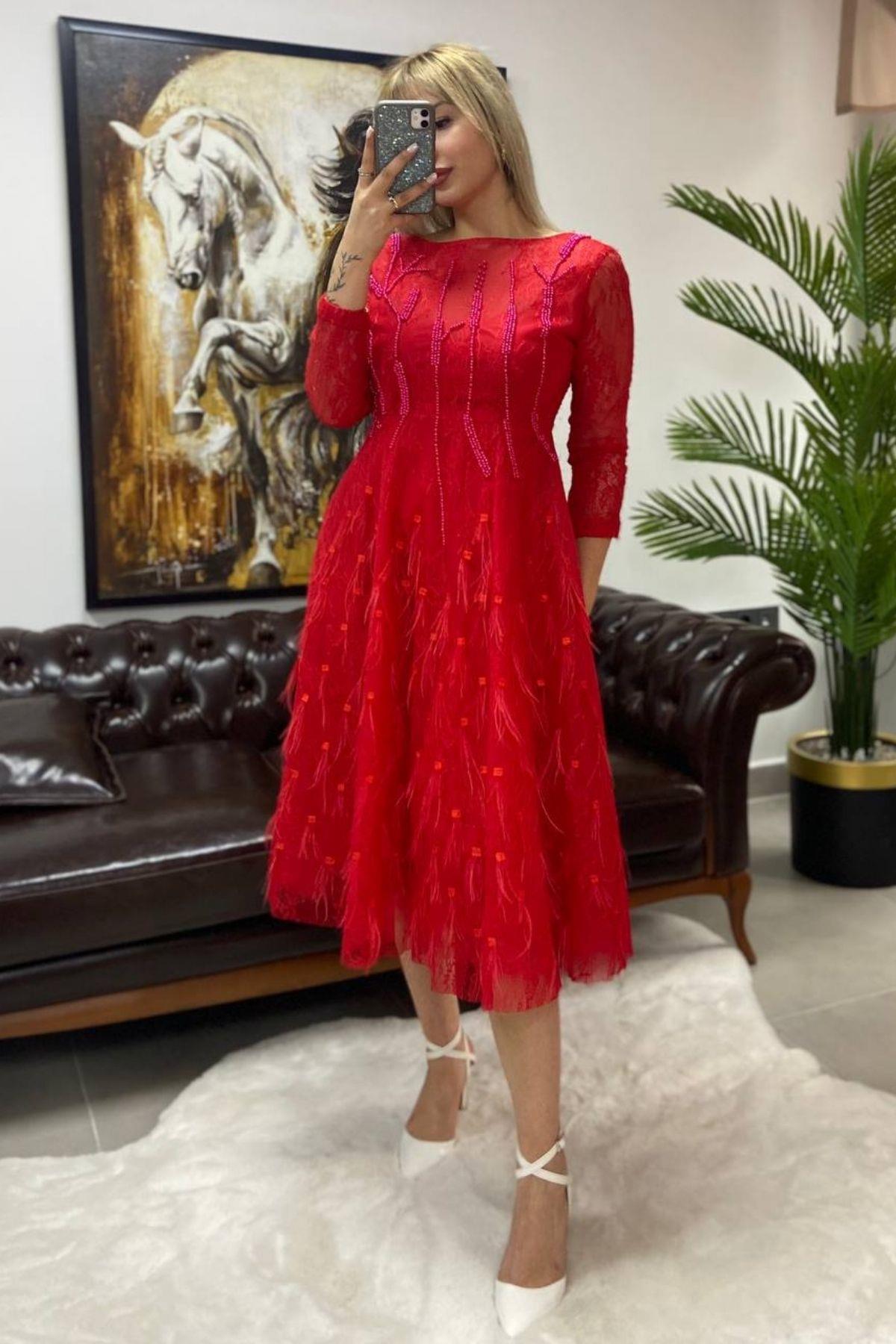 Boncuklu Elbise Kırmızı