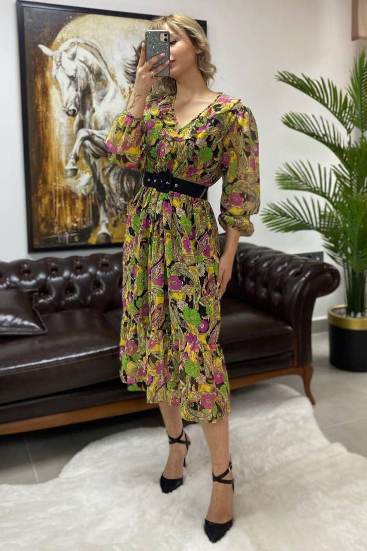 Çiçek Desenli Elbise