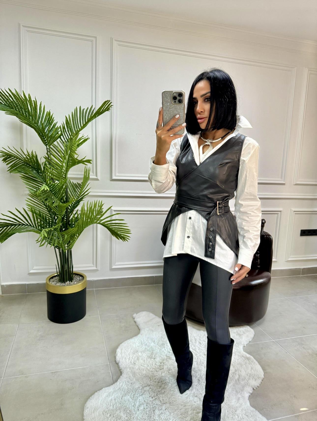 Deri Detaylı Gömlek