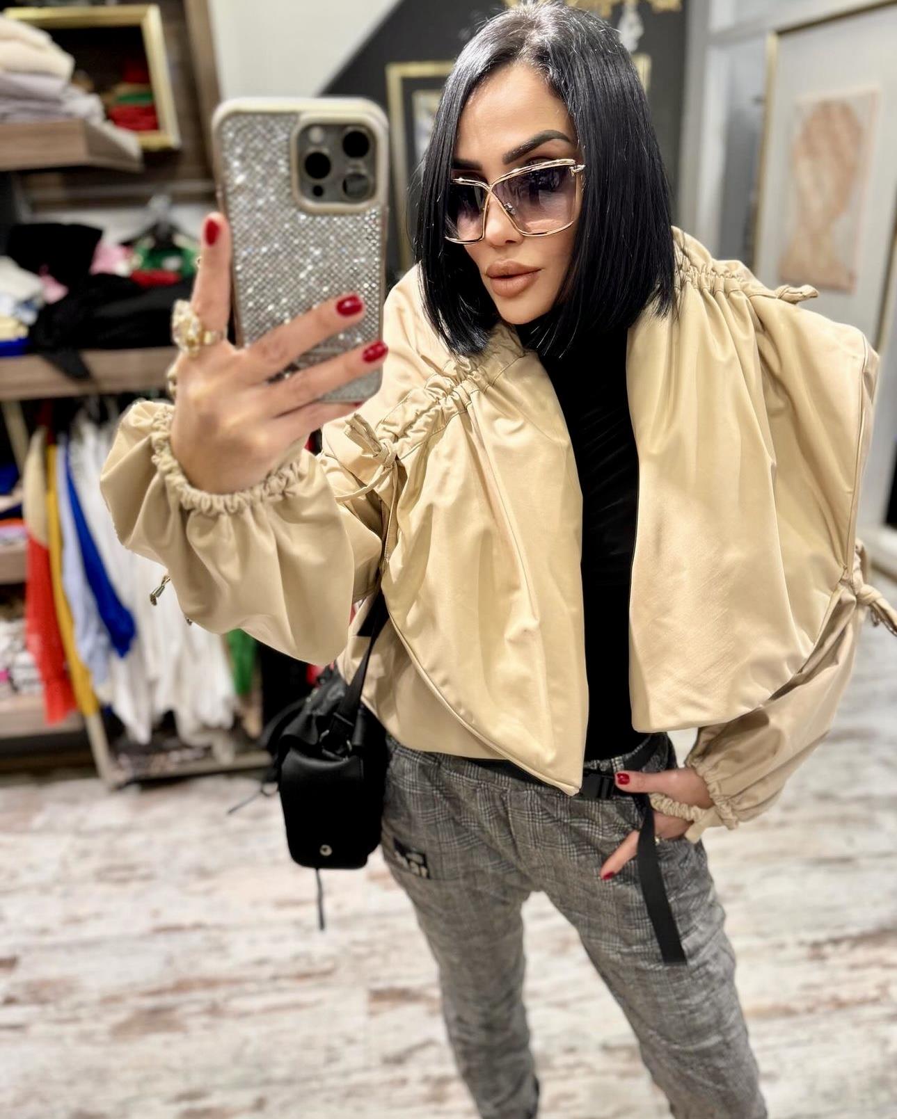 Devrik Yaka Büzgü Kol Mont