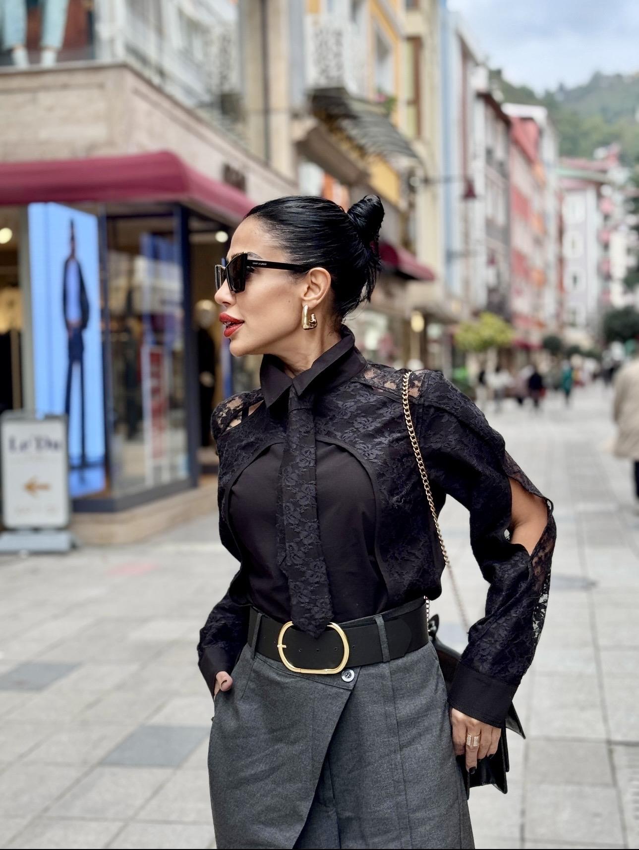 Güpürlü Kravatlı Gömlek