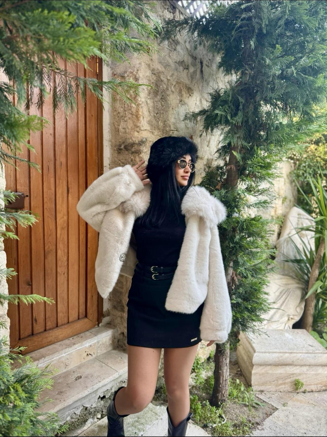 İthal Taş Düğmeli Kısa Kürk