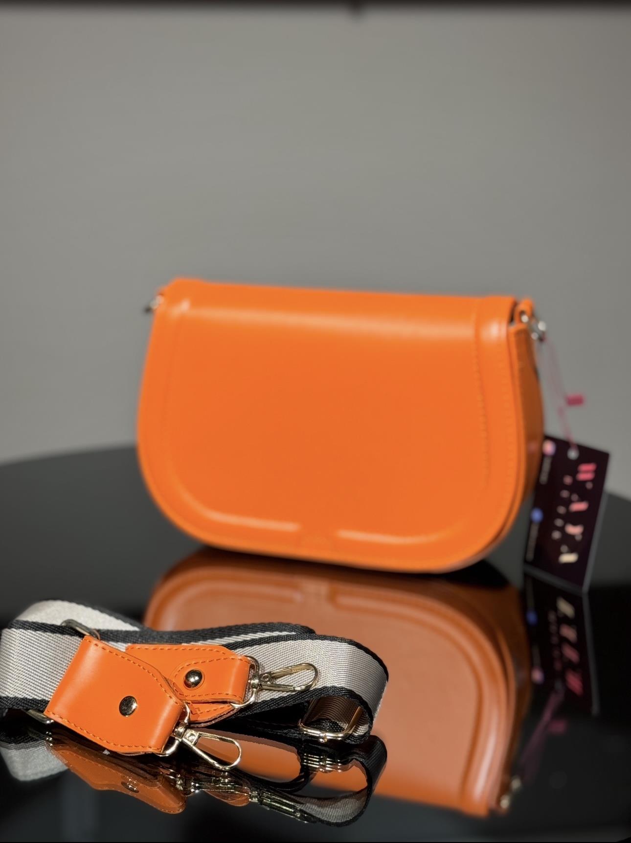 Kapaklı Baget Çanta