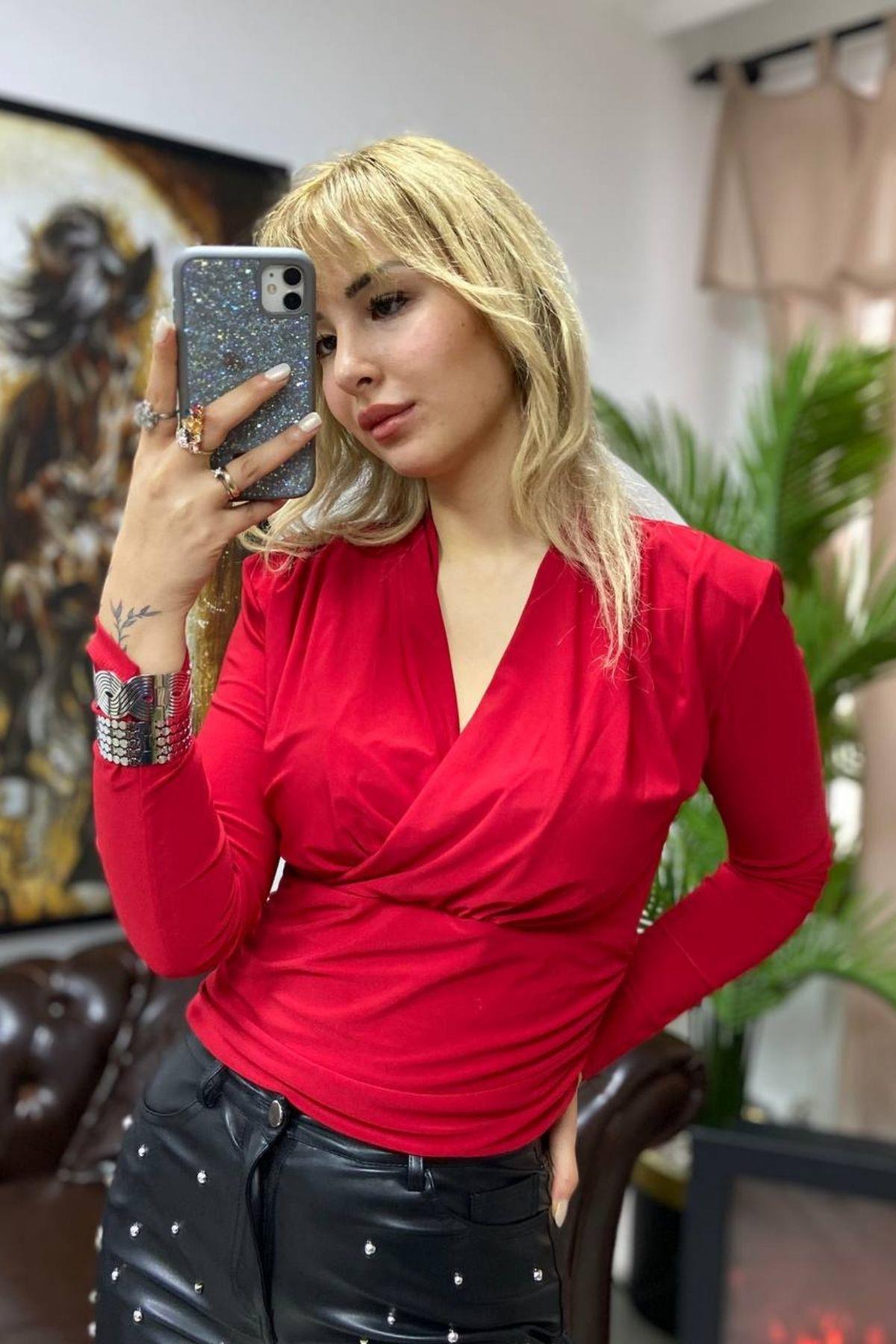 Kruvaze Yaka Bluz Kırmızı