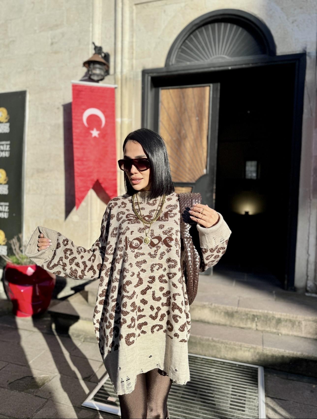 Oversize Leopar Kazak