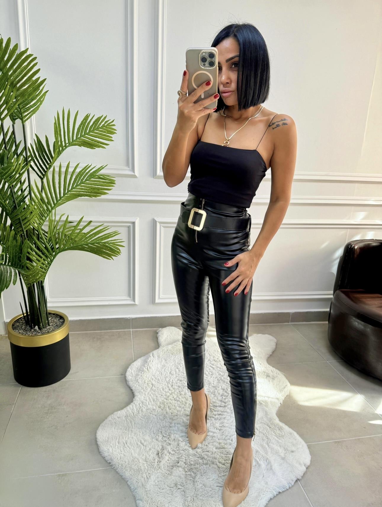 Paça Fermuarlı Deri Pantolon