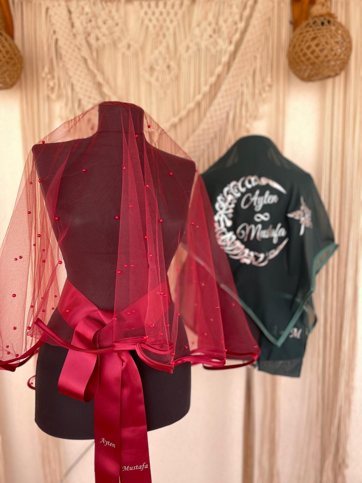 BİYELİ İNCİLİ DUVAK VE BASKILI DAMAT ÖRTÜSÜ