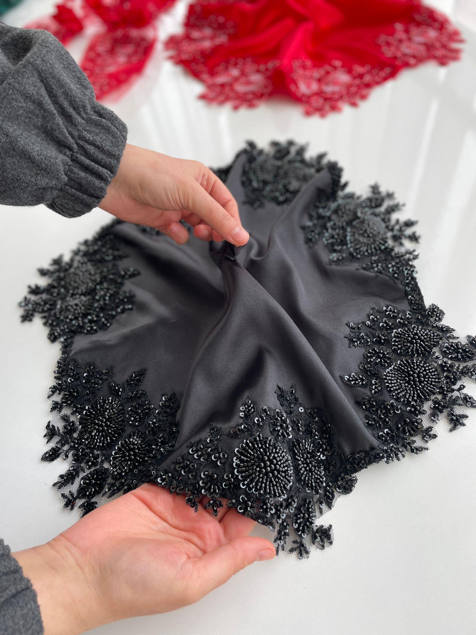 APLİKLİ SATEN SİYAH GELİN MENDİLİ