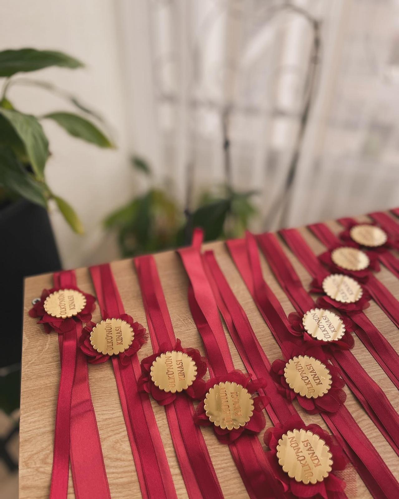 BORDO NEDİME BİLEKLİĞİ