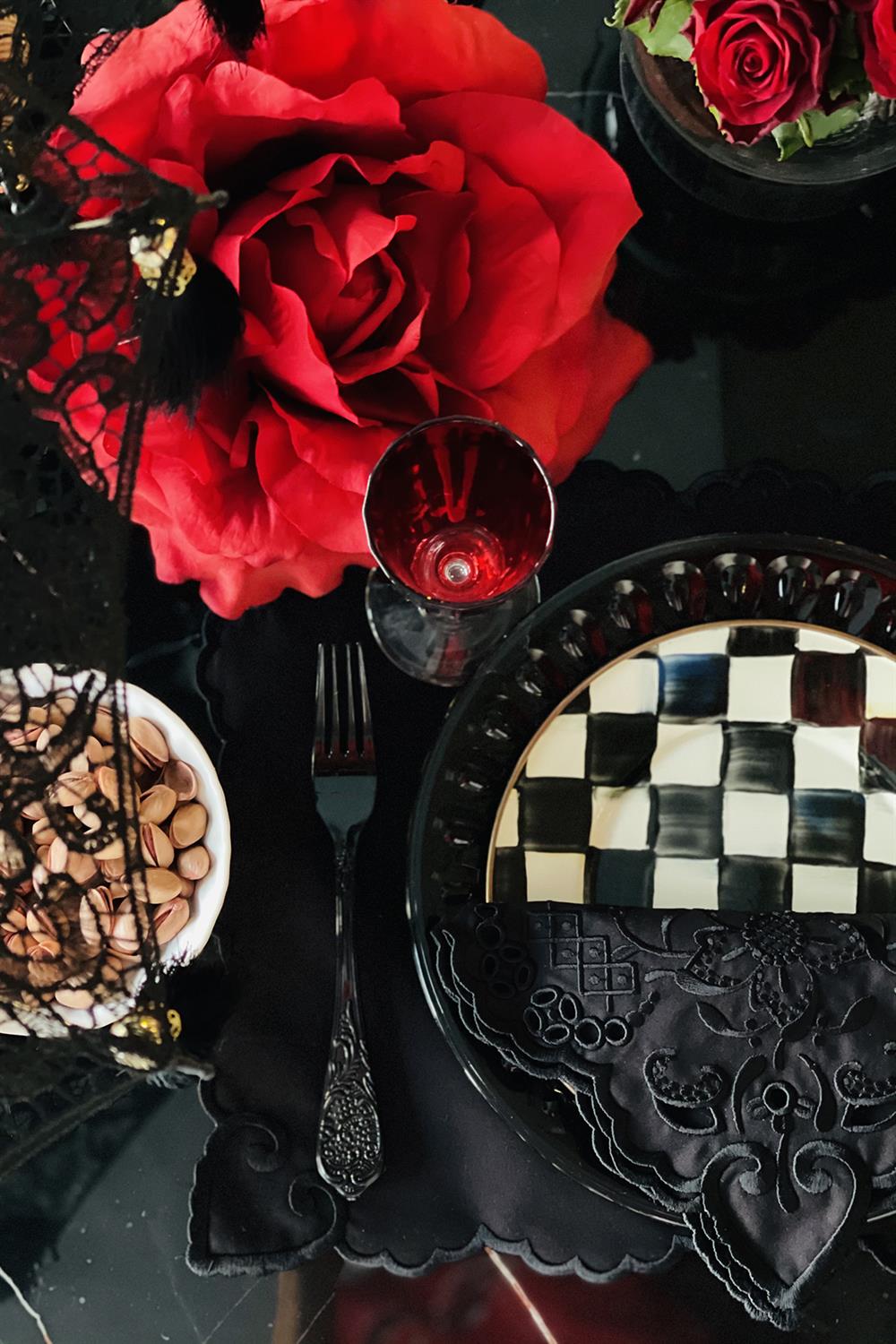 Romantic Cotton Dinner Napkin (Black)