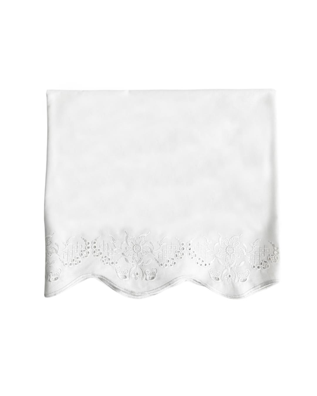 Beyaz Romatik Masa Örtüsü