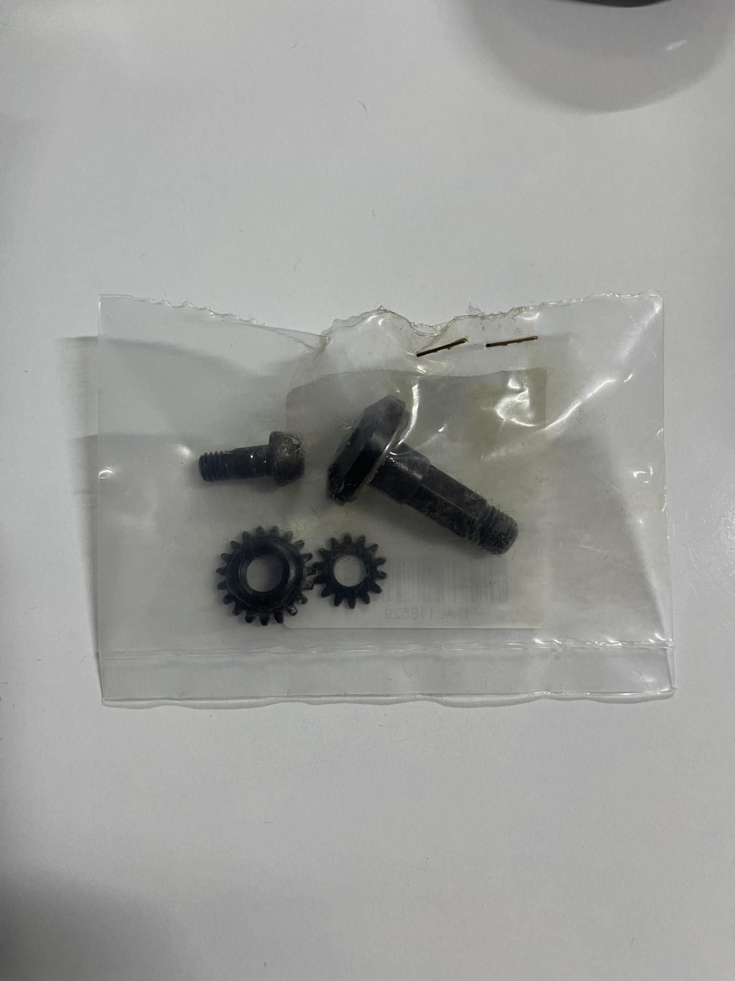 Ital 32 mm Akülü Budama Makası Yağlama Vidalama Seti