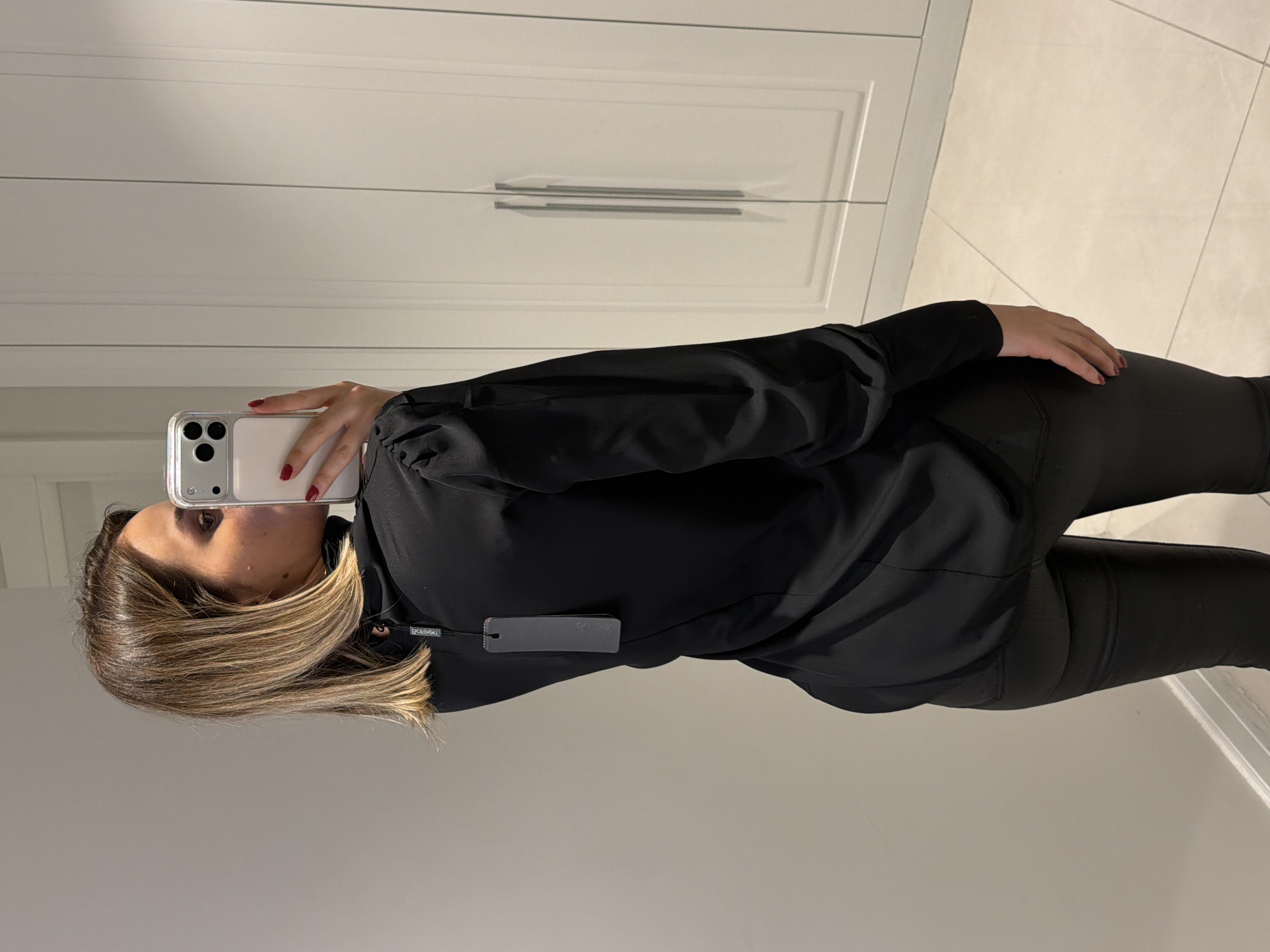 Alora Drape Detaylı Siyah Bluz