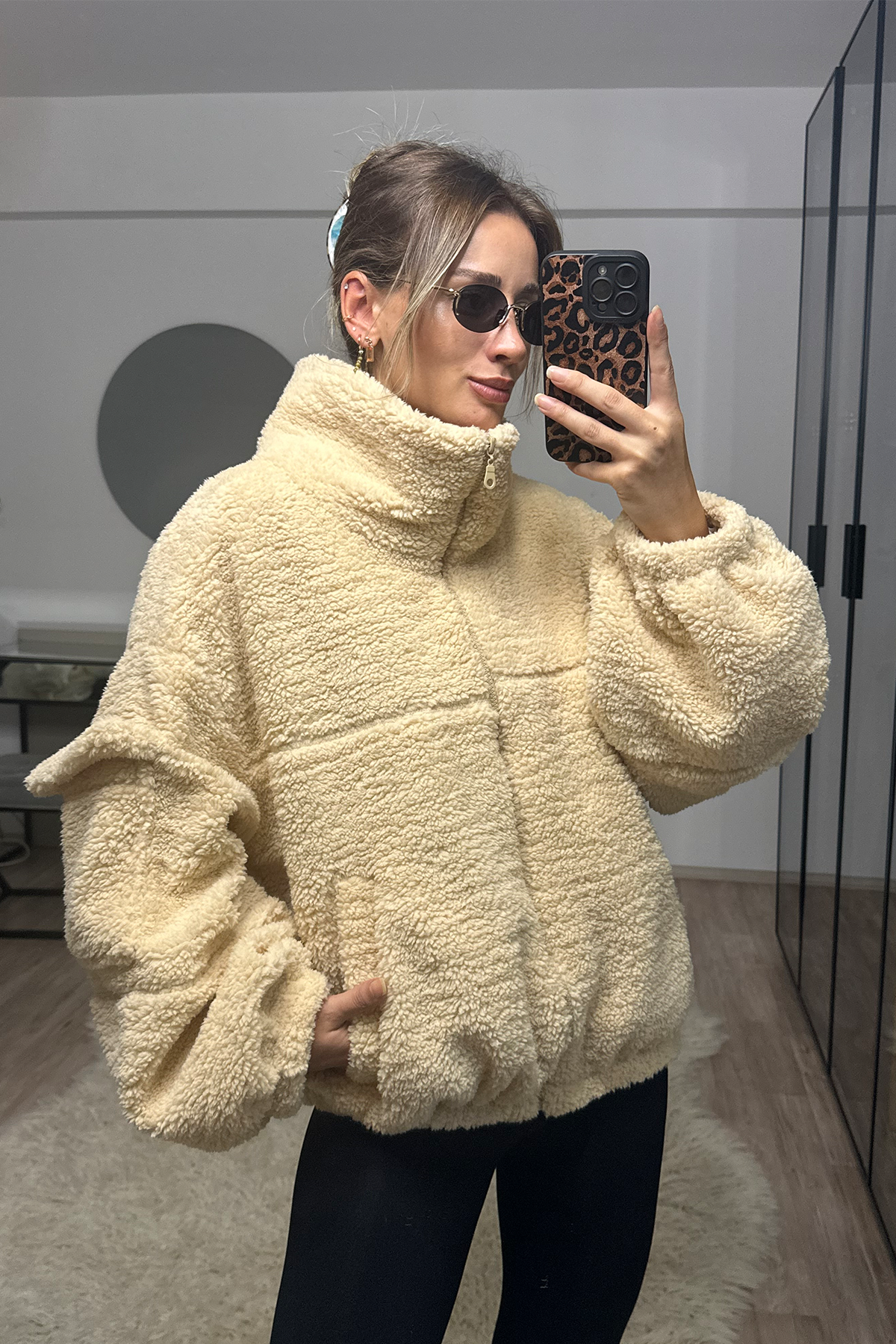 Bloom Bej Kolu Cepli Oversize  Peluş Mont
