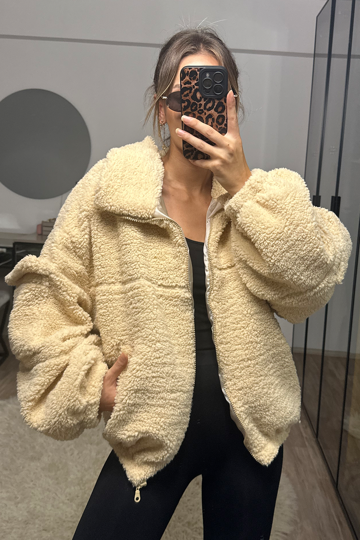 Bloom Bej Kolu Cepli Oversize  Peluş Mont