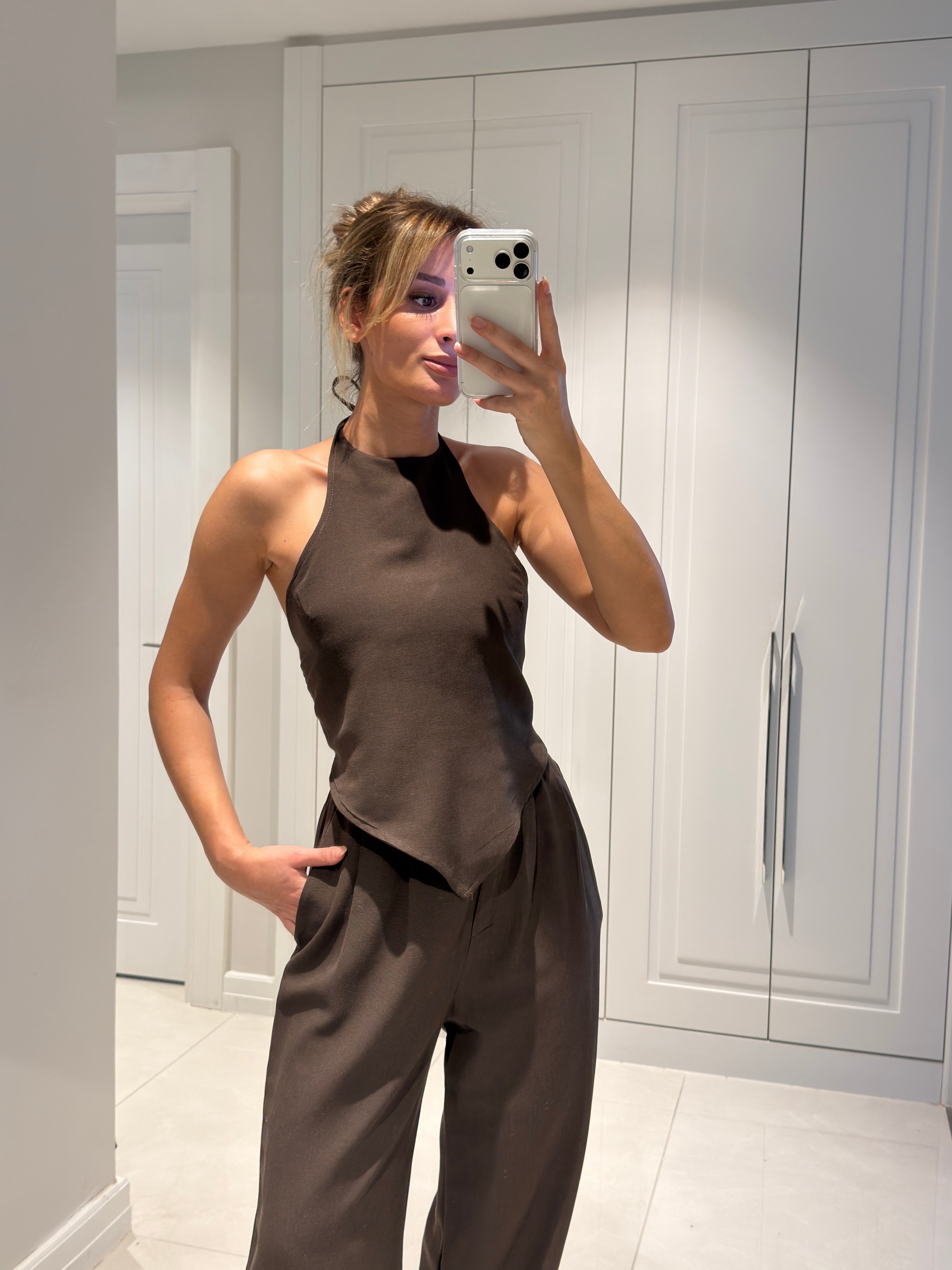 Emily Acı Kahve Bambu Keten Asimetrik Halter Yaka Bluz Pantolon Takım