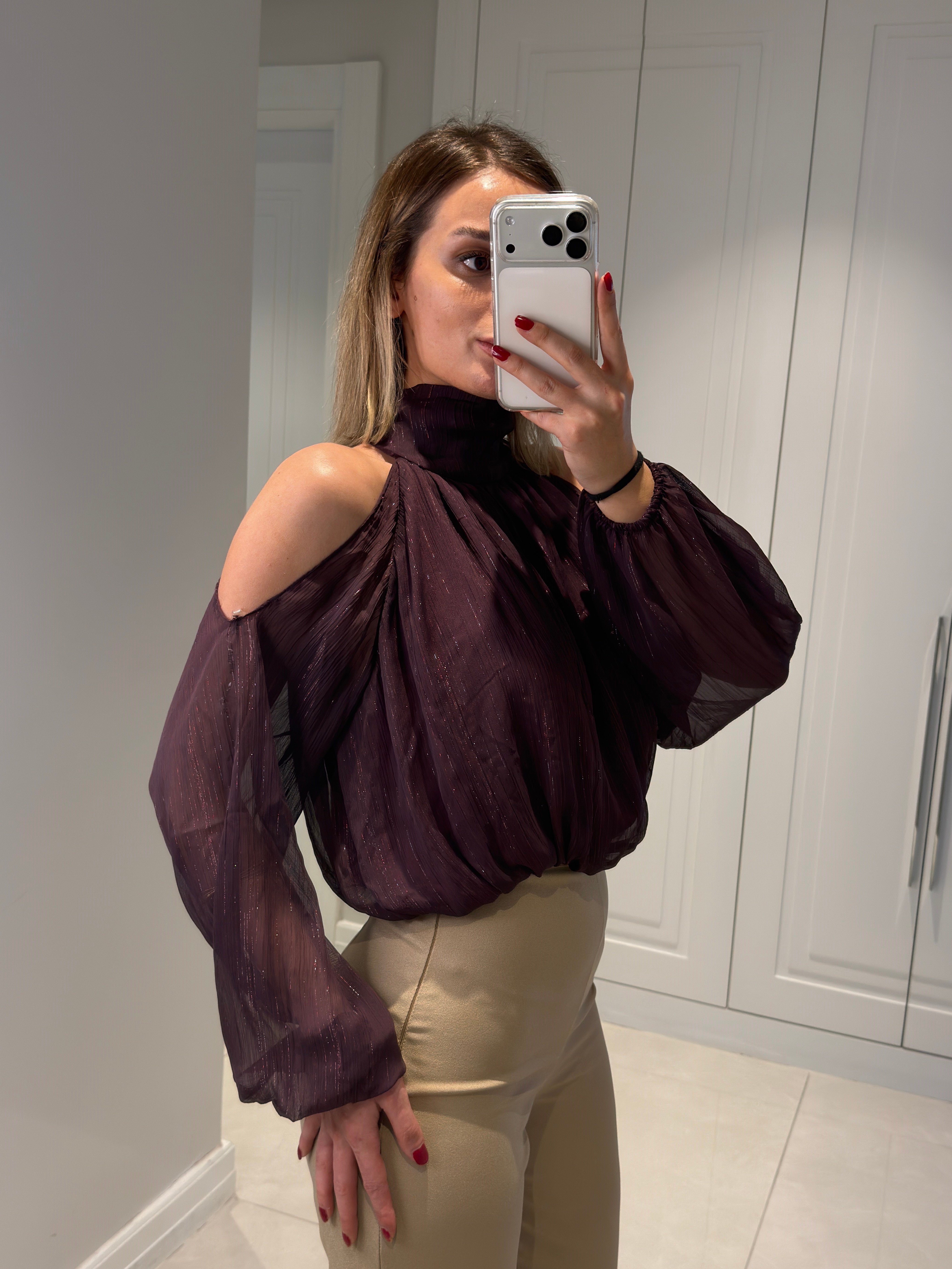 Liona Bordo Omzu Açık Şifon Tül Bluz