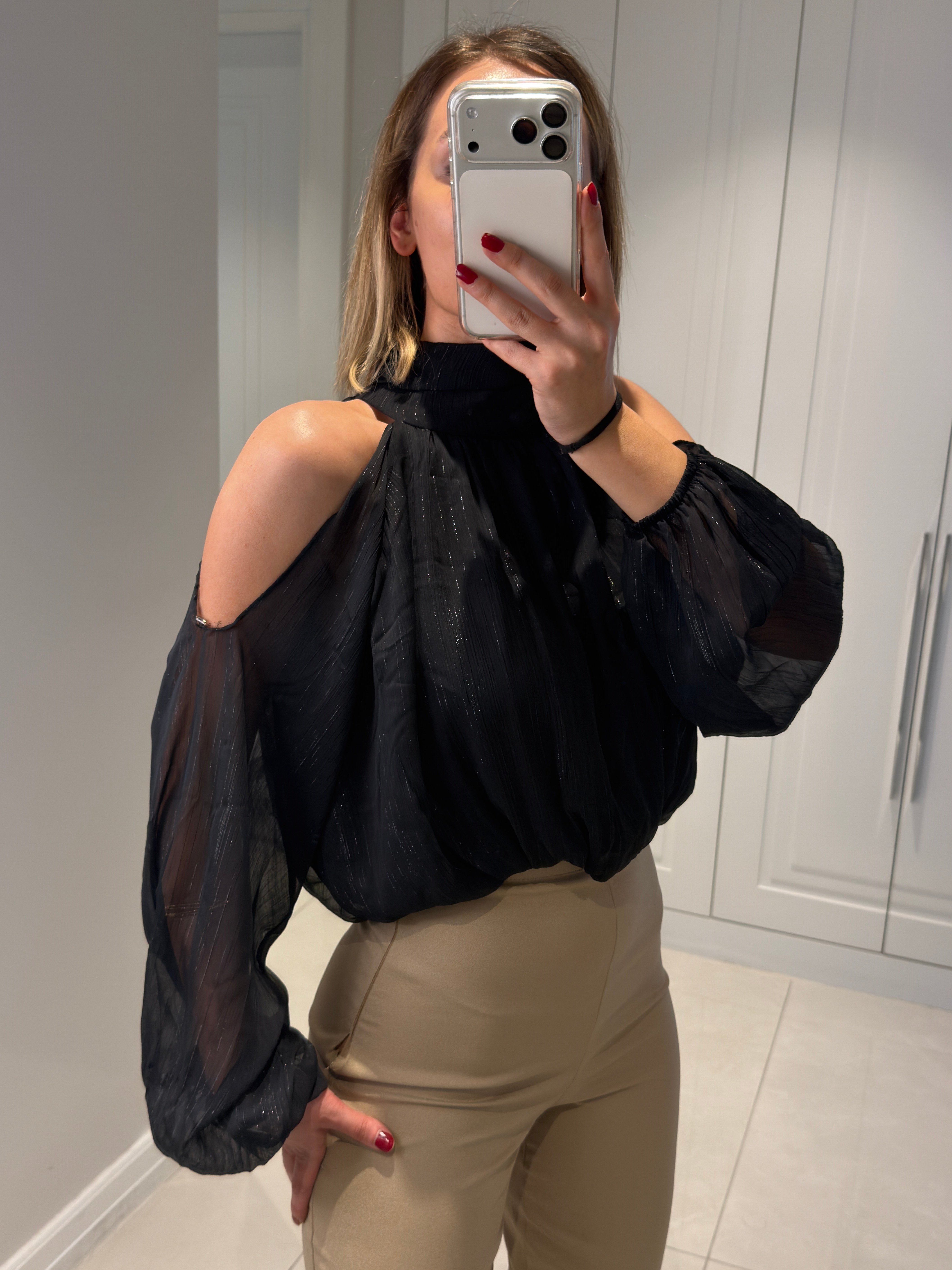 Liona Siyah Omzu Açık Şifon Tül Bluz