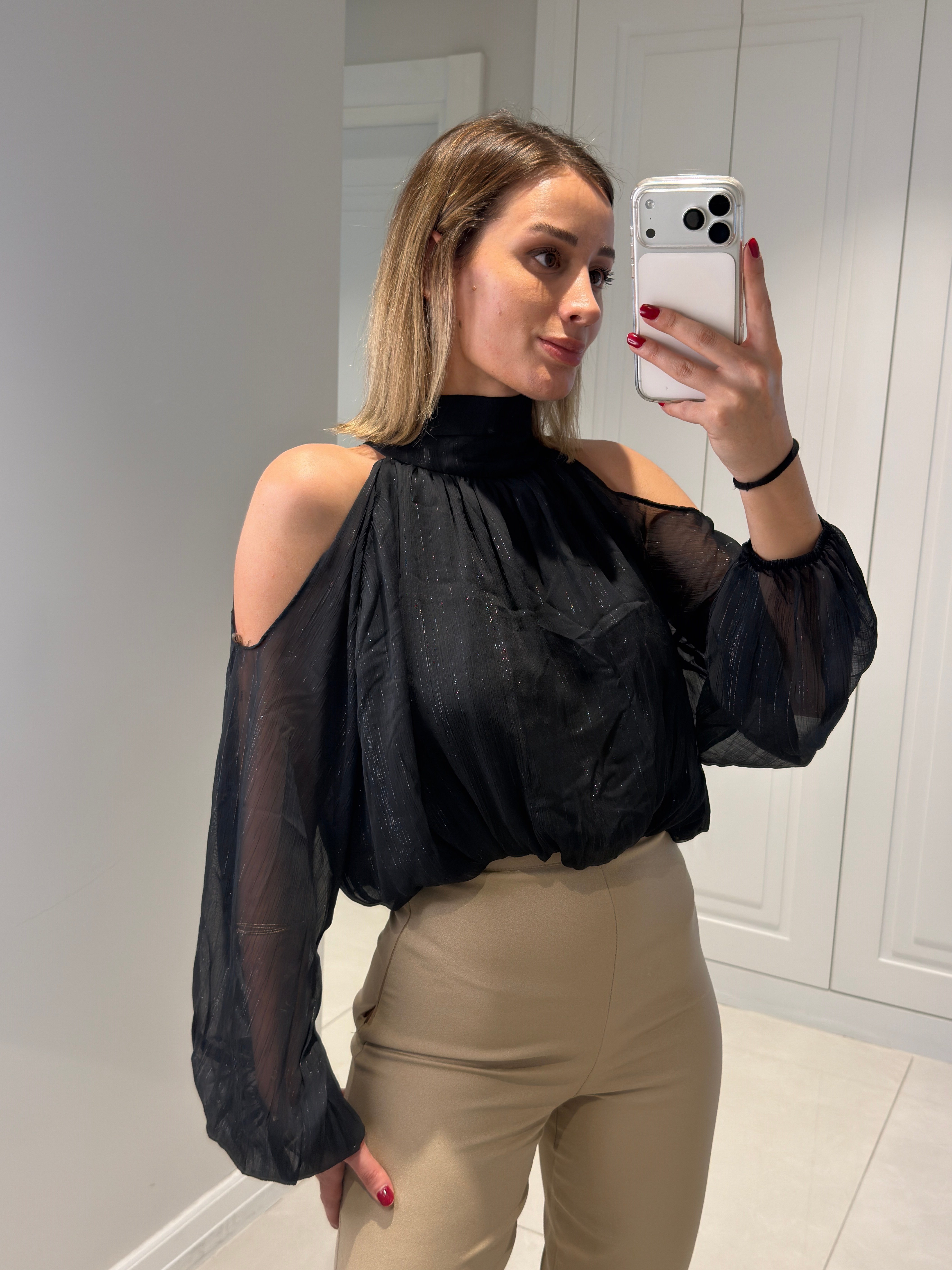 Liona Siyah Omzu Açık Şifon Tül Bluz