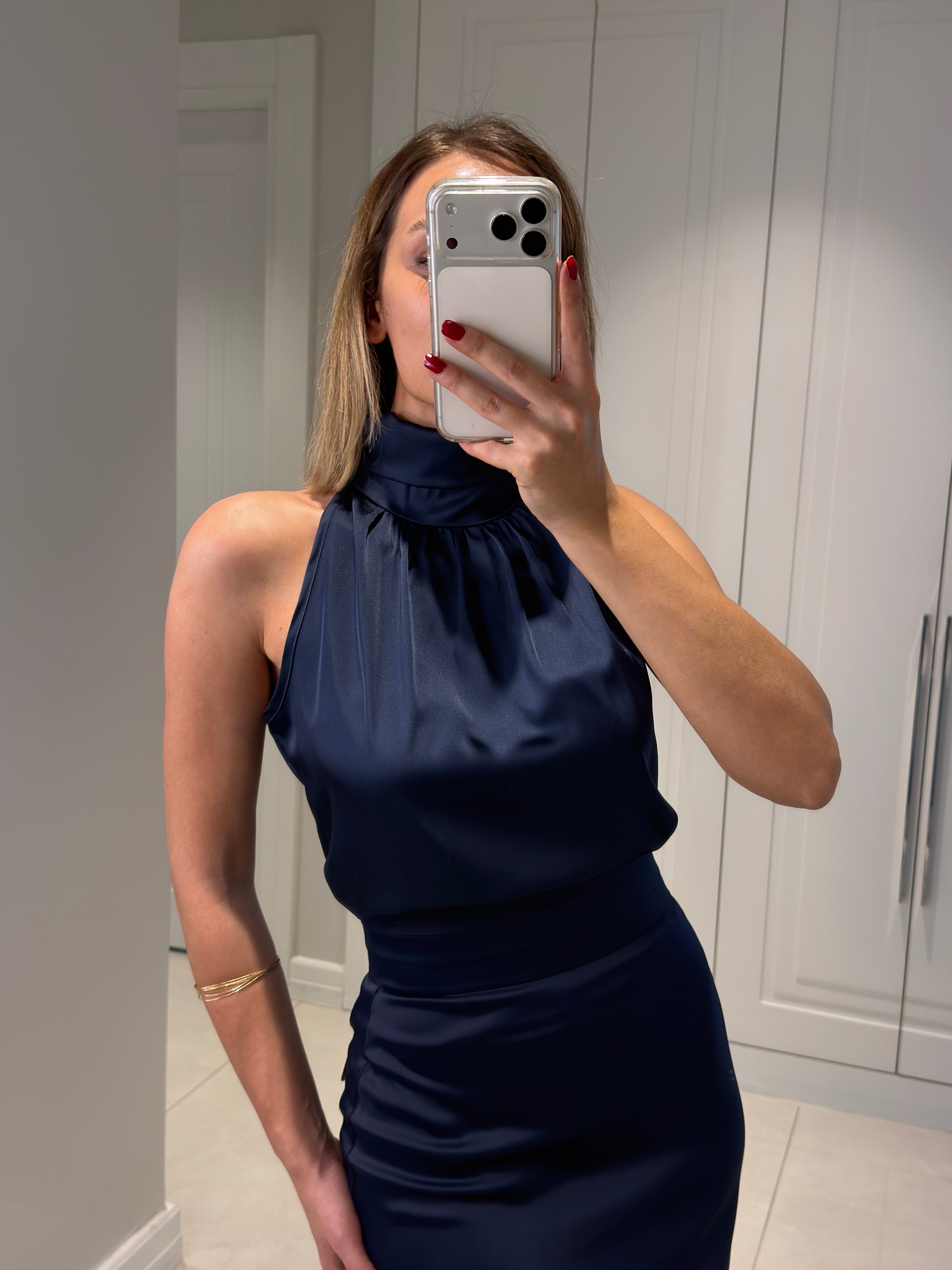 Riva Lacivert Boğazlı Kolsuz Bluz