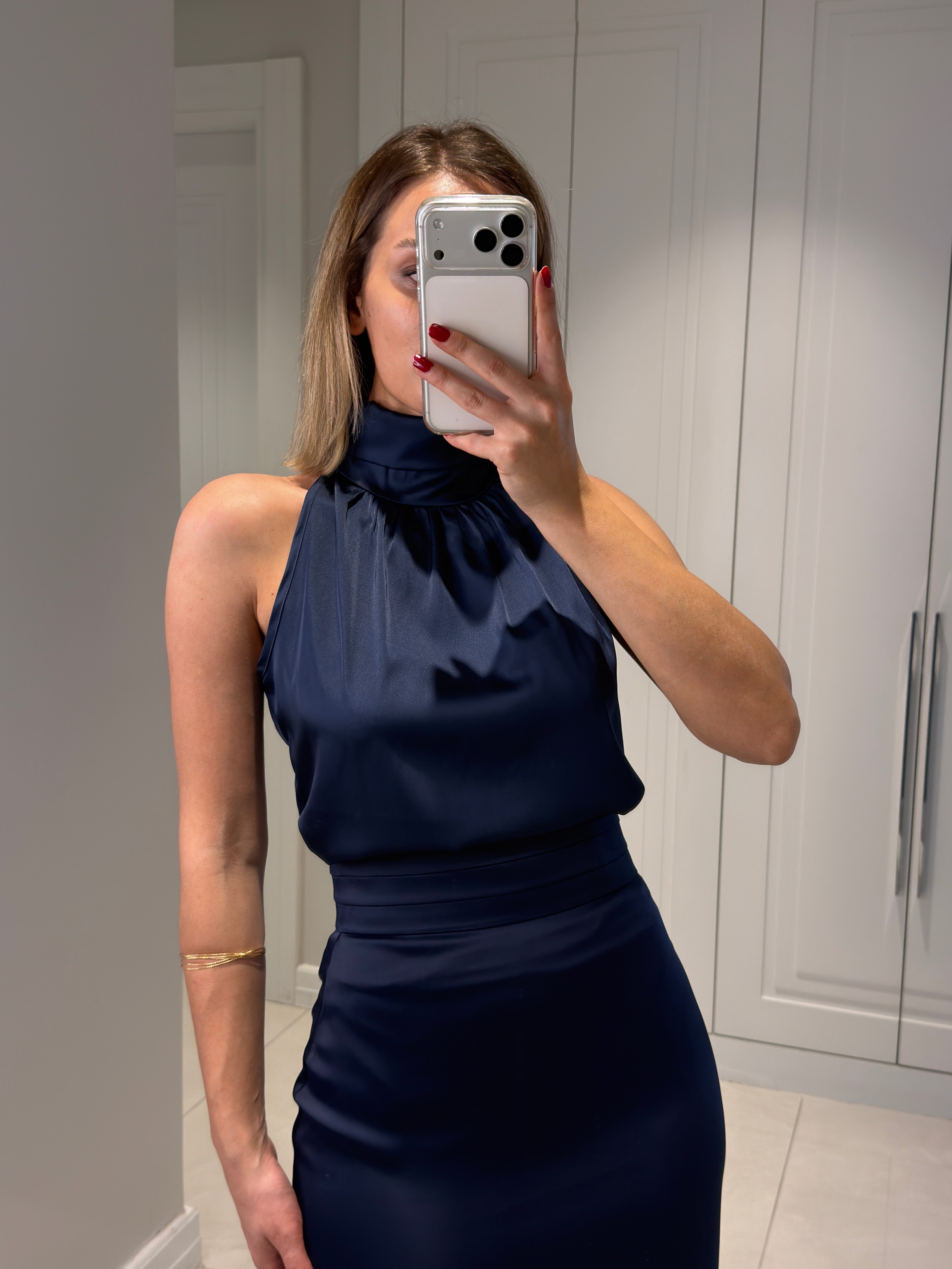 Riva Lacivert Boğazlı Kolsuz Bluz