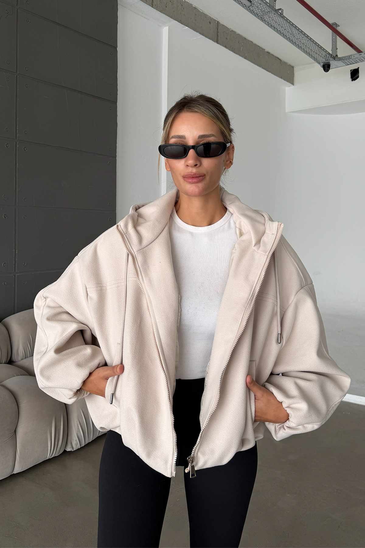 Pamela ZR Model Kapüşonlu Ekru Bomber Kalıp Kaşe Kaban