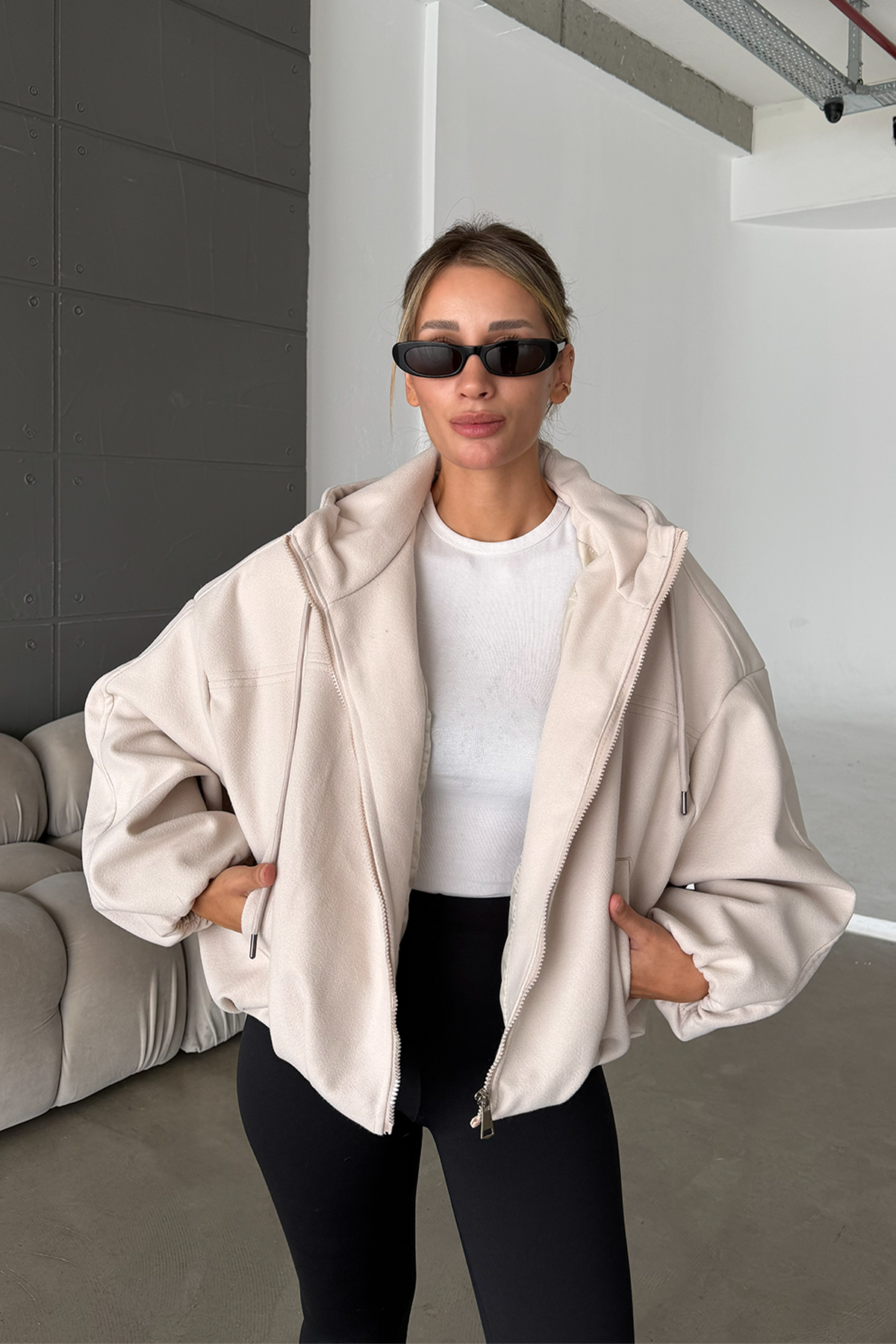 Pamela ZR Model Kapüşonlu Ekru Bomber Kalıp Kaşe Kaban
